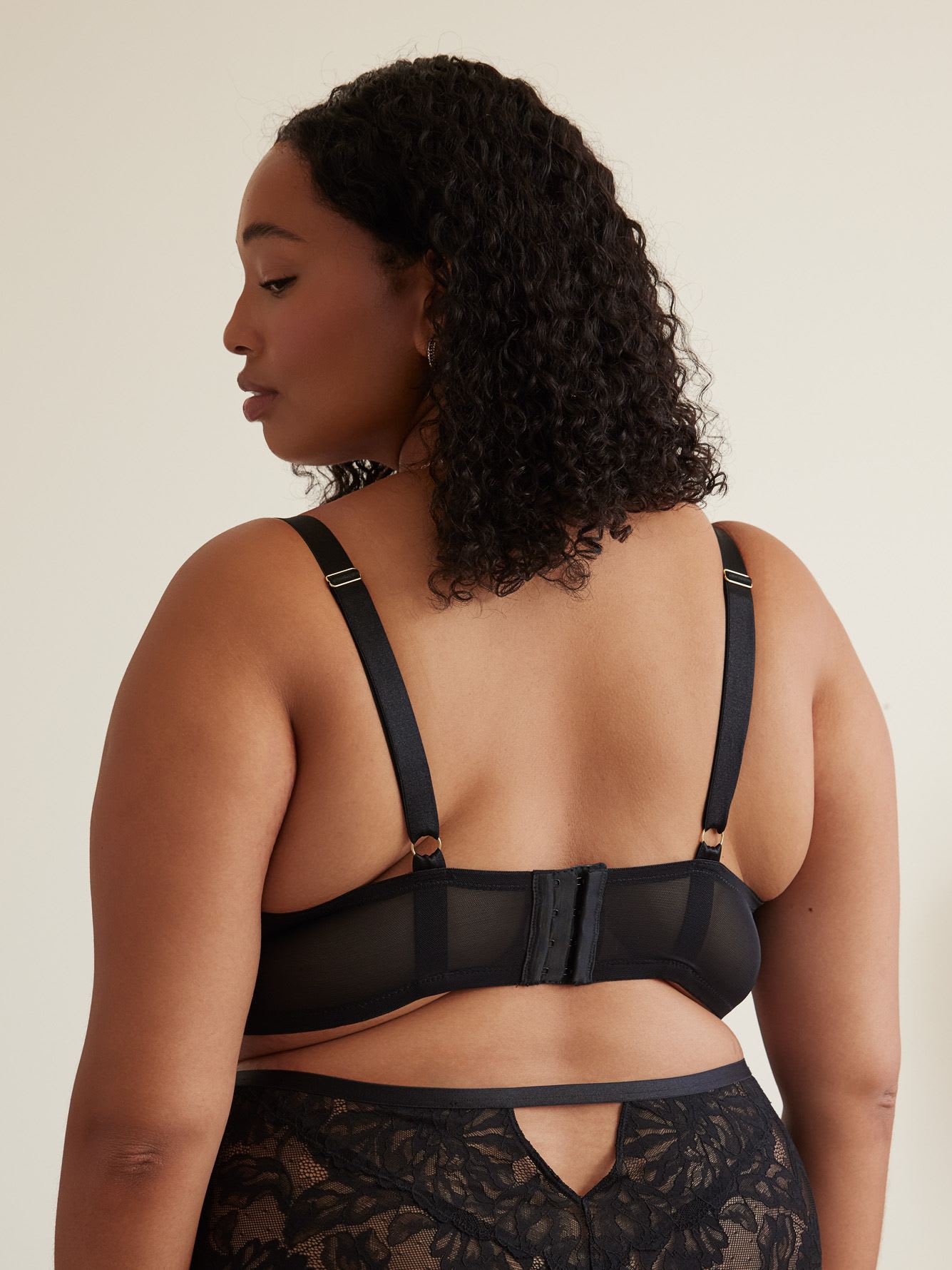 Sexy Black Lace Underwire Balconette Bra - Déesse Collection
