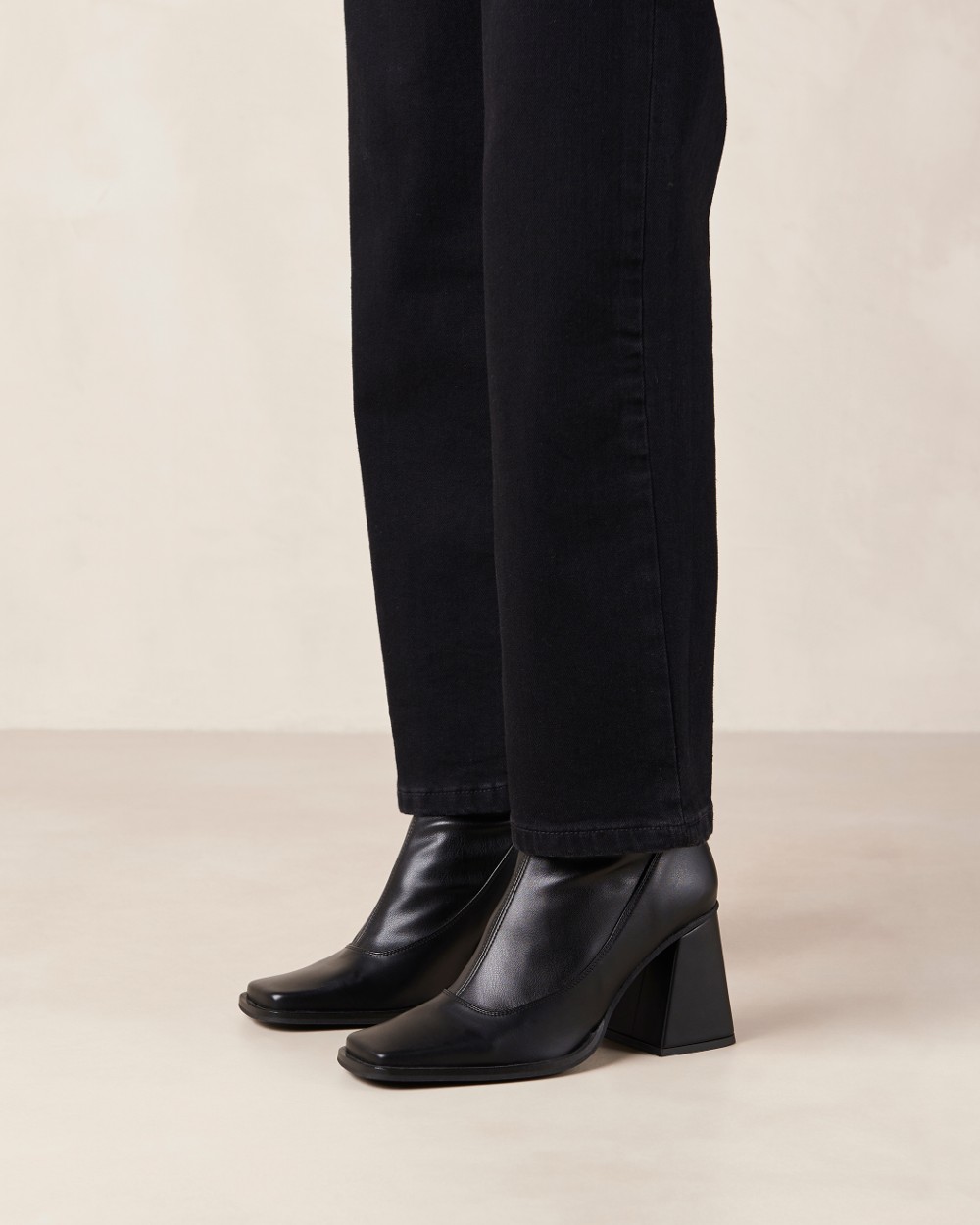 SVEGAN - Clover Black Vegan Leather Ankle Boots