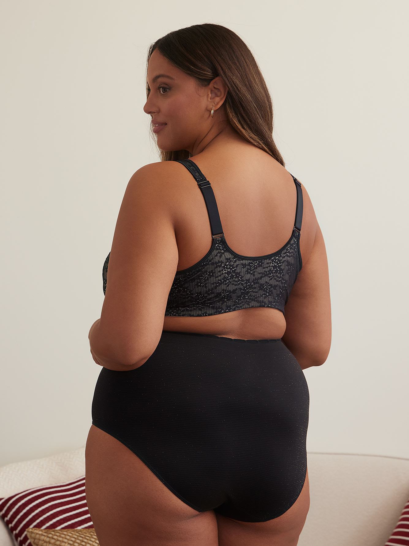 Black Front Closure Wireless Lace Bra - ti Voglio
