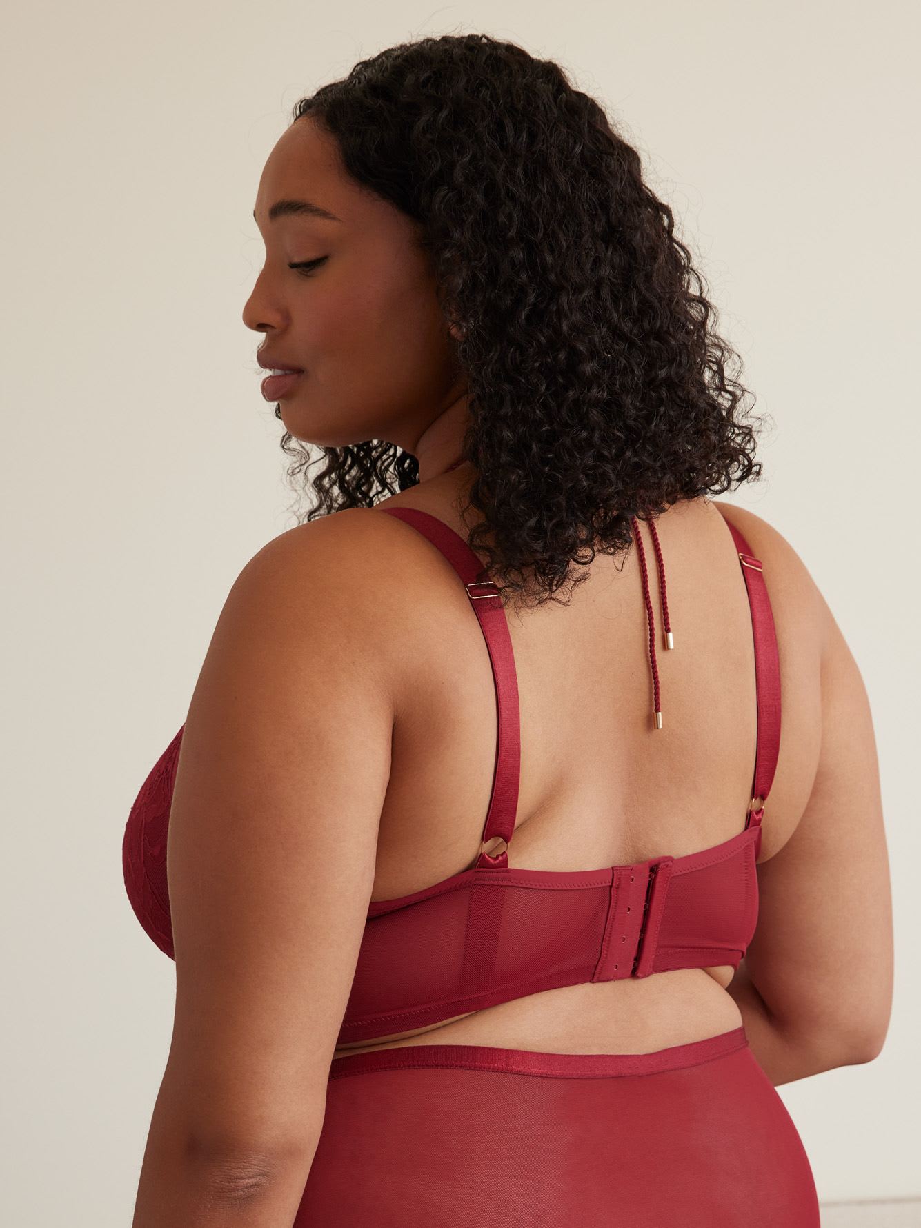 Sexy Lace Balconette Bra with Removable Cord - Déesse Collection