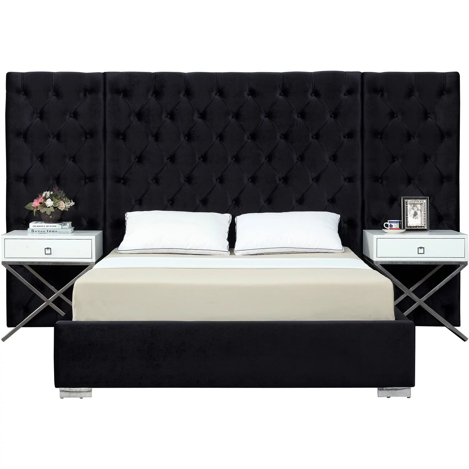 Homestock Baroque Beauty Black Velvet King Bed