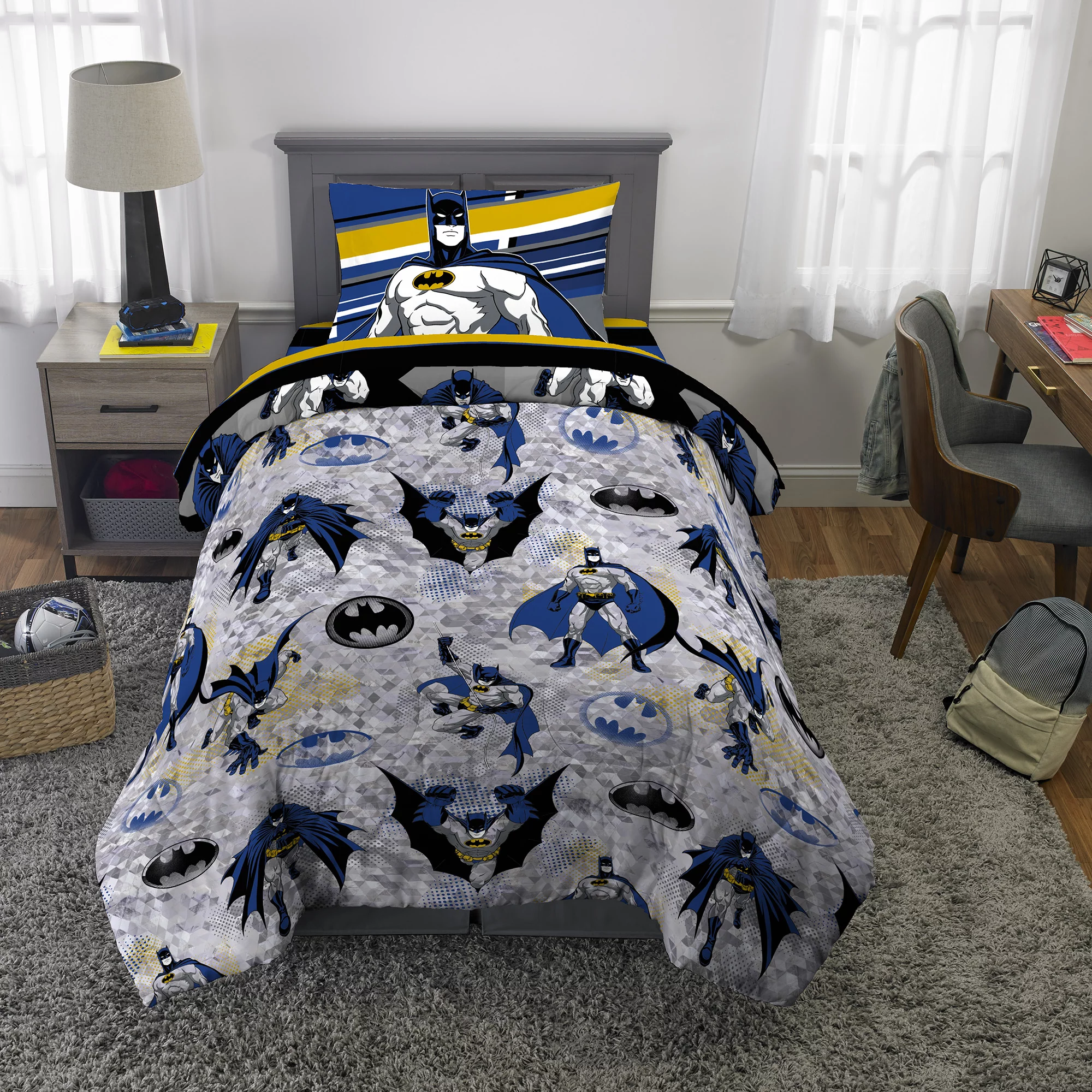 Batman Kids Microfiber Bed-in-a-Bag Set with Bonus Tote, Twin