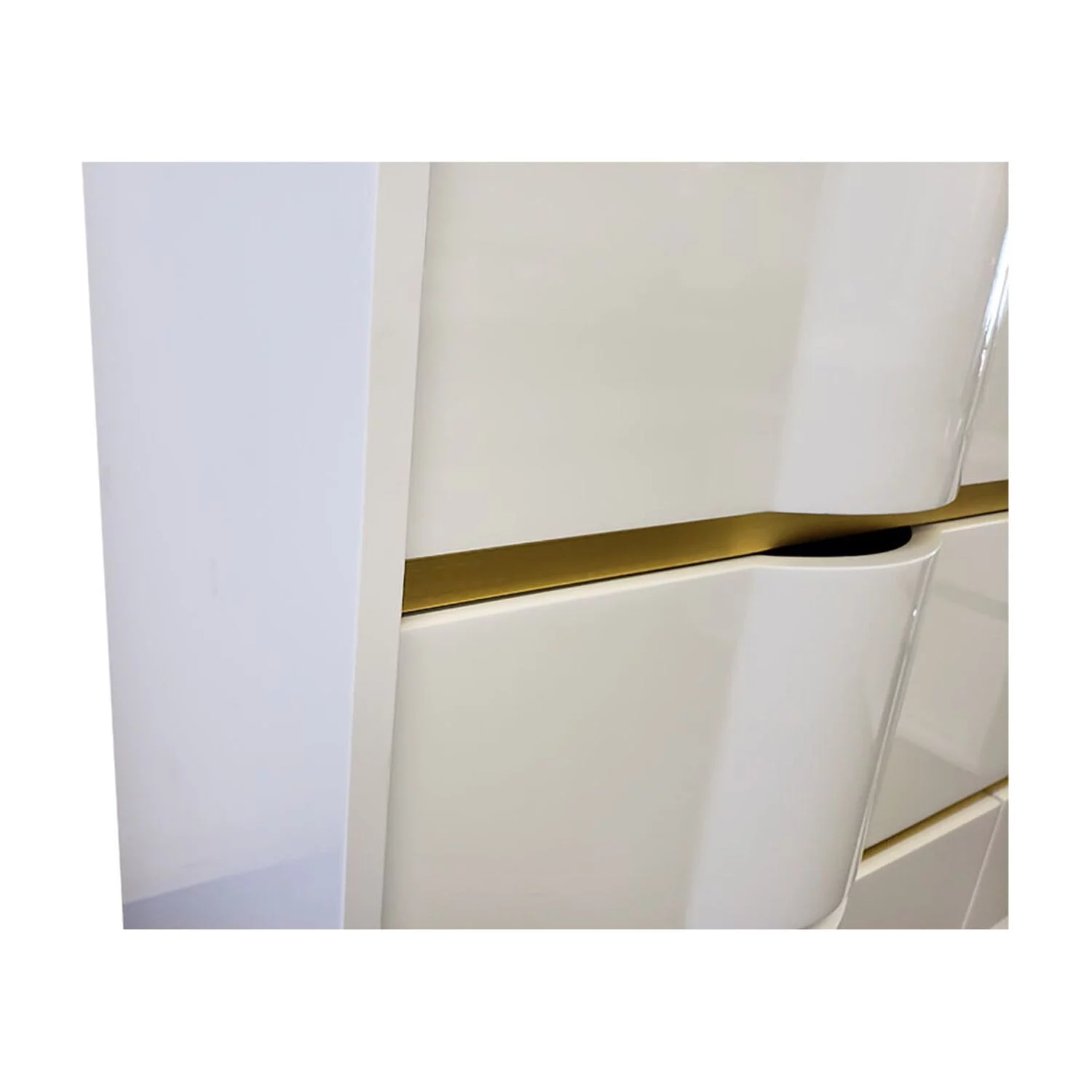 Best Master Havana 2-Piece Poplar Wood Dresser and Mirror Set in White/Gold Trim