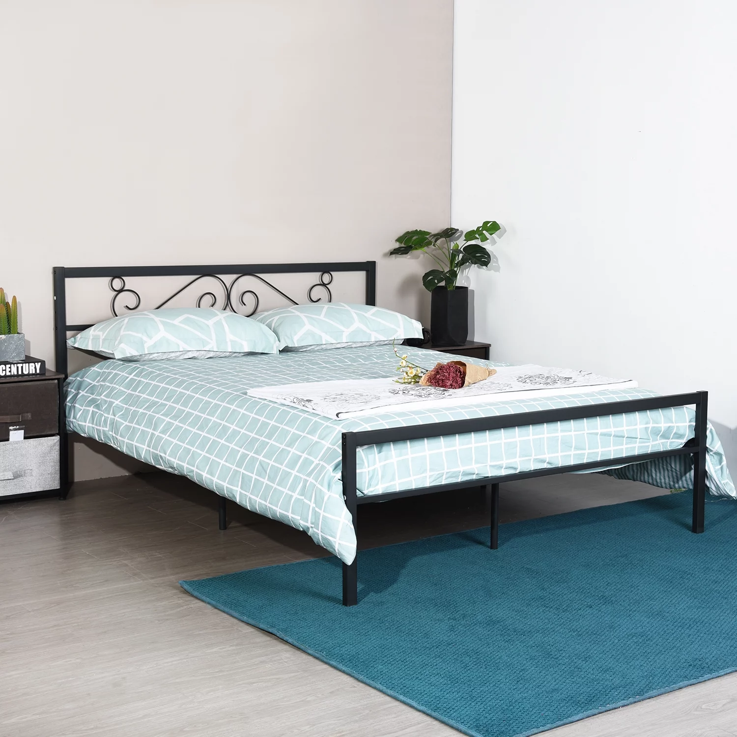 Heavy Duty Platform Bed Vintage Style Metal Bed Frame with Headboard and Footboard, Queen Size, No Box Spring Required, Black