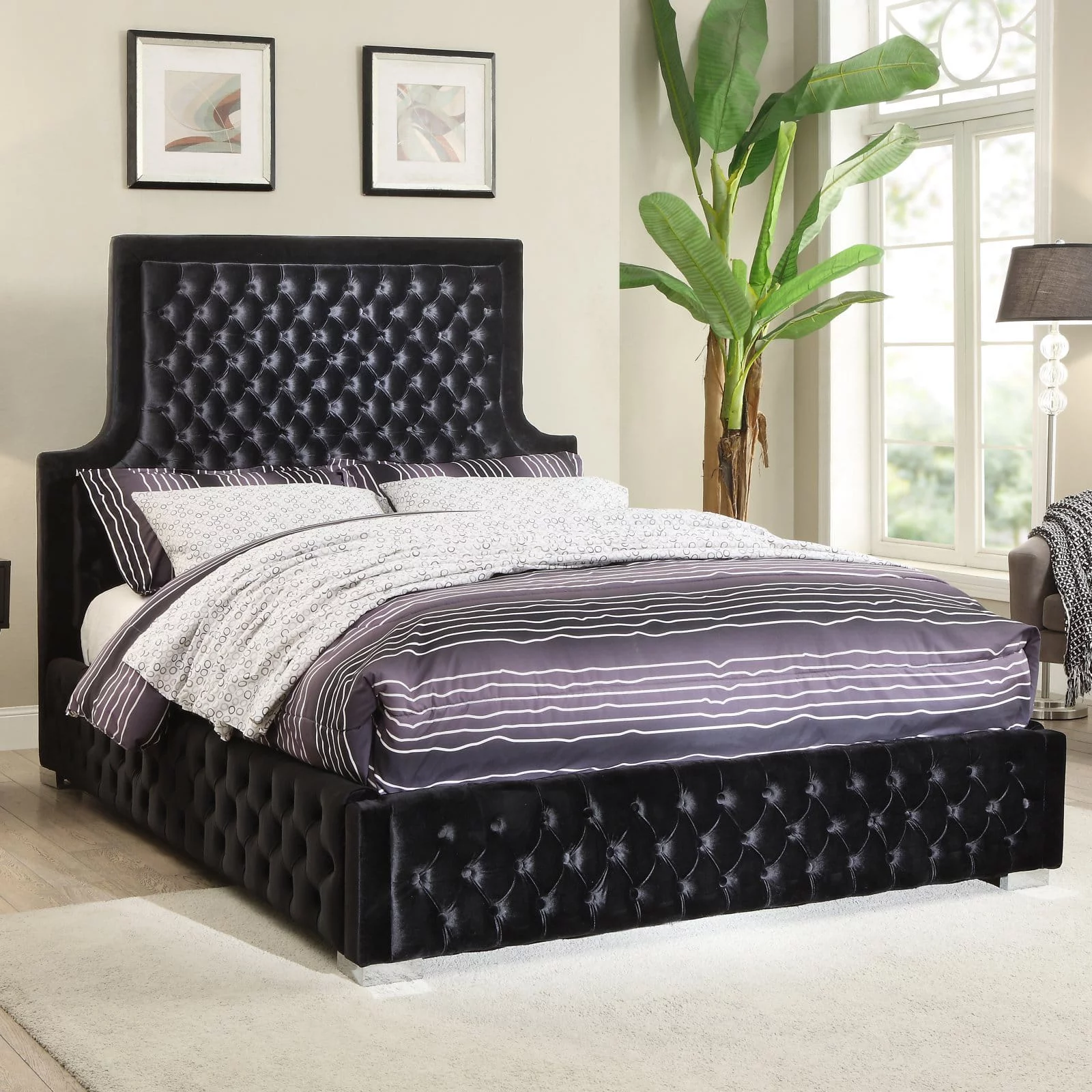 Meridian Sedona Velvet Upholstered Bed