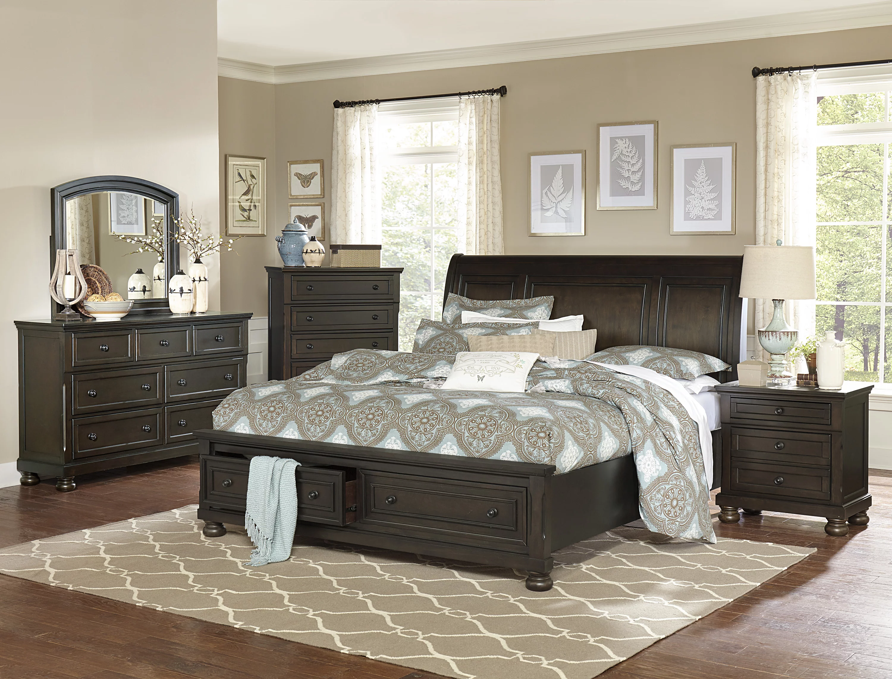 Casual Transitional Bedroom Furniture 4pc Set Queen Size Sleigh Bed with Footboard Storage Nightstand Dresser Mirror