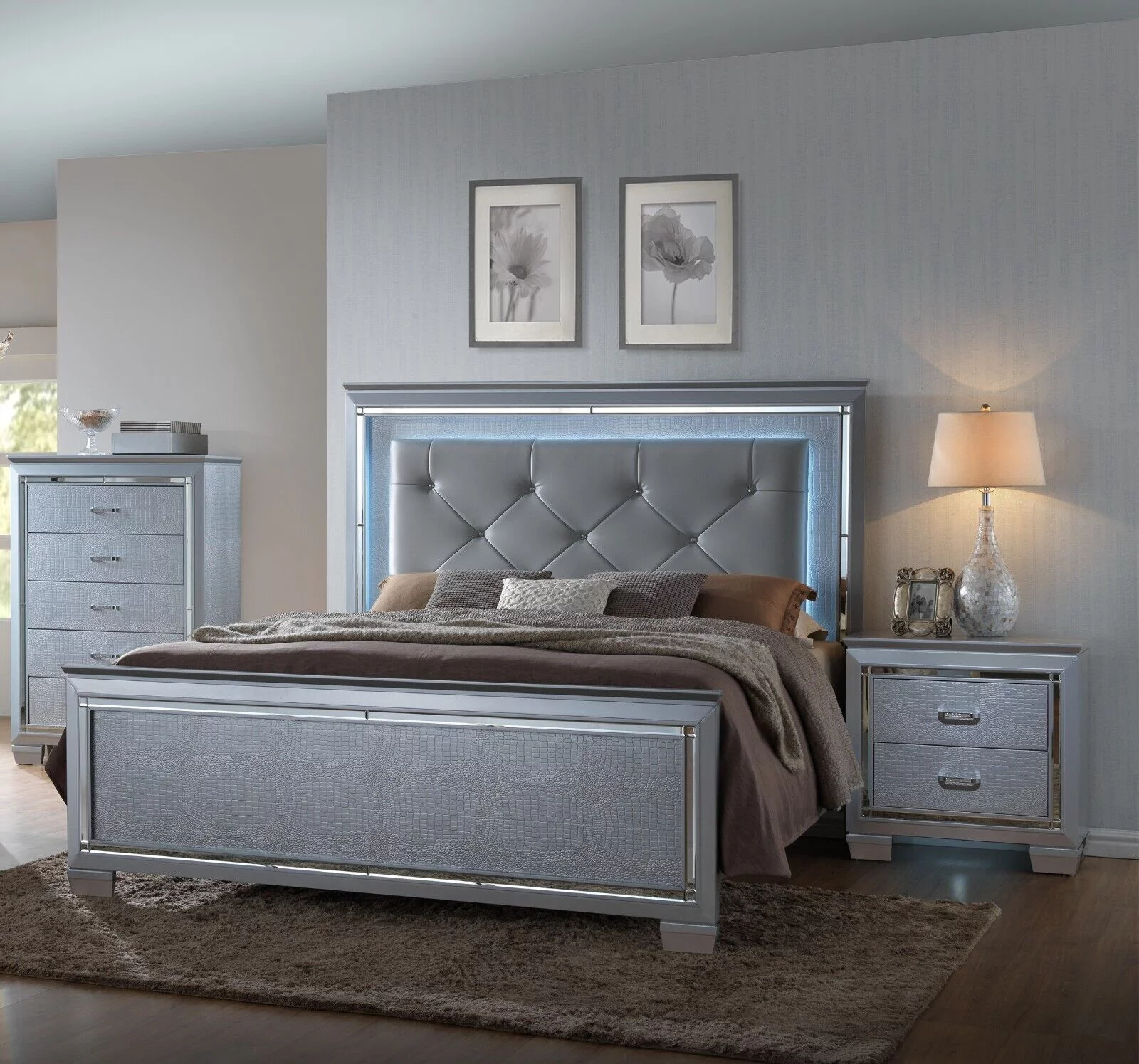 Beautiful 3pc Queen Size LED Upholstered HB Bed Chest Nightstand Wood Bedroom Furniture Set