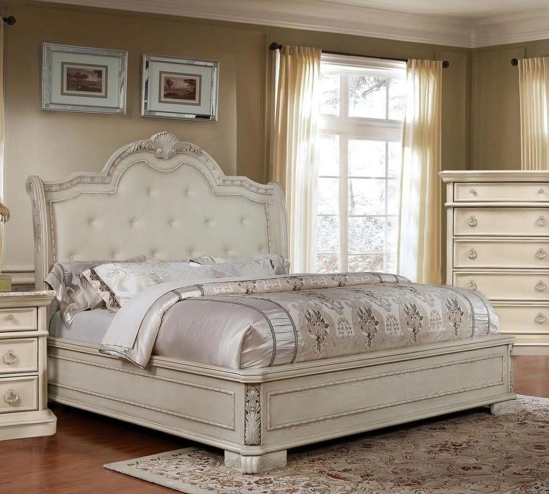 Antique White Tufted King Size Bedroom Set 5Pcs Traditional McFerran B1000
