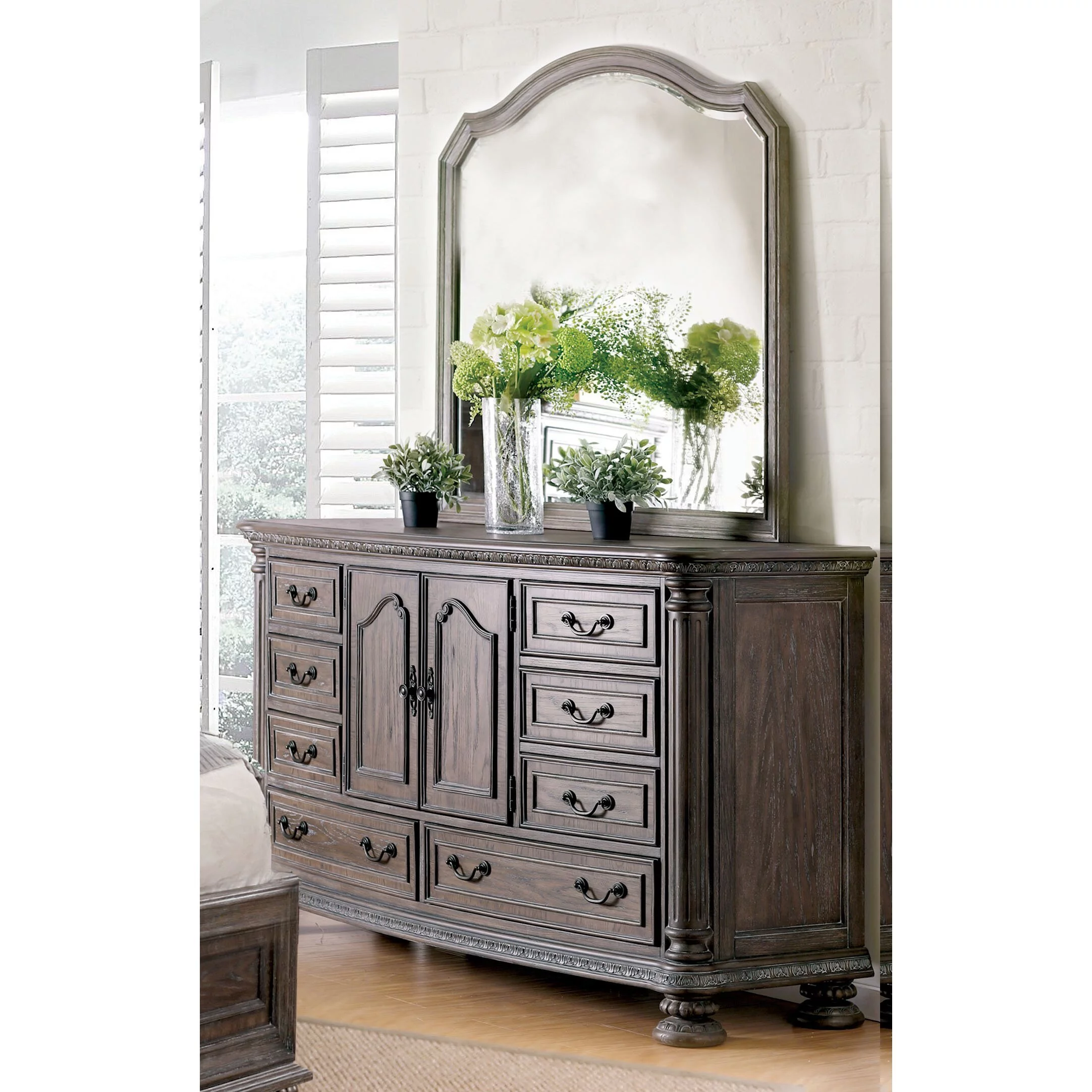 Furniture of America Brez Traditional Brown 2-piece 8-Drawer Wooden Dresser and Mirror Set by
