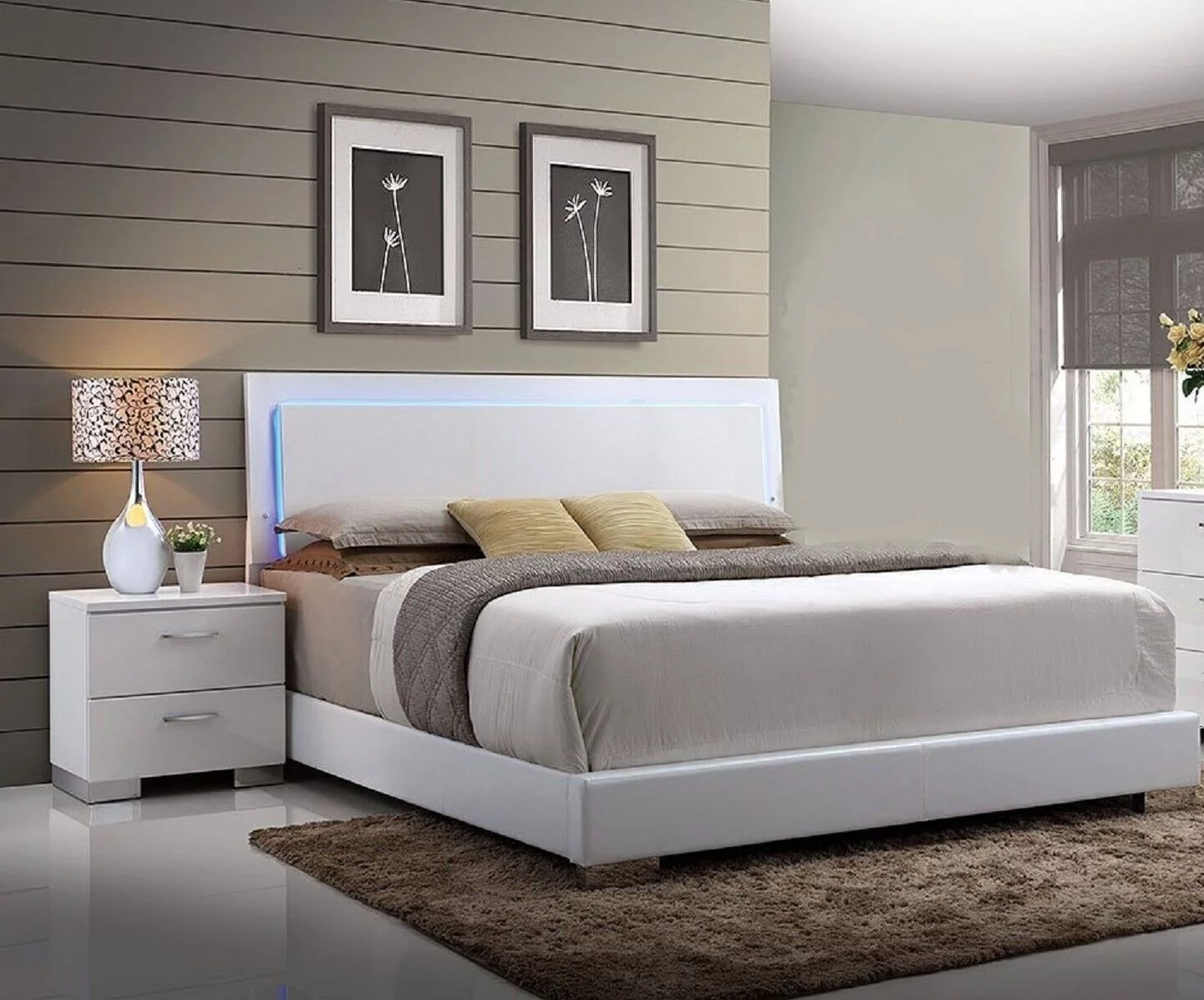 Contemporary White Finish Furniture 3pc Bedroom Set King Bed LED Headboard 2x Nightstands Panel Chrome Leg