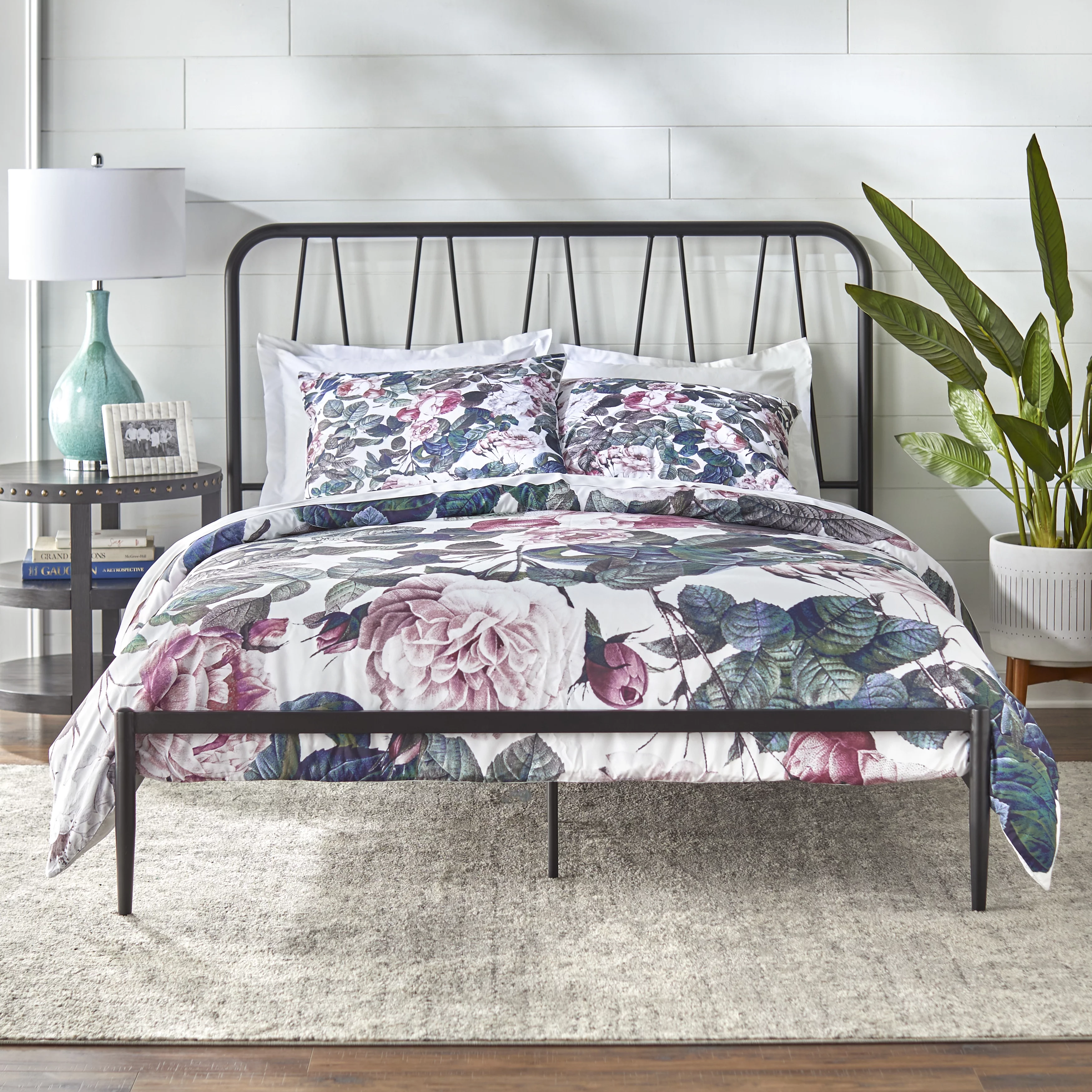 TMS Germaine Contemporay Metal Queen Bed, Black