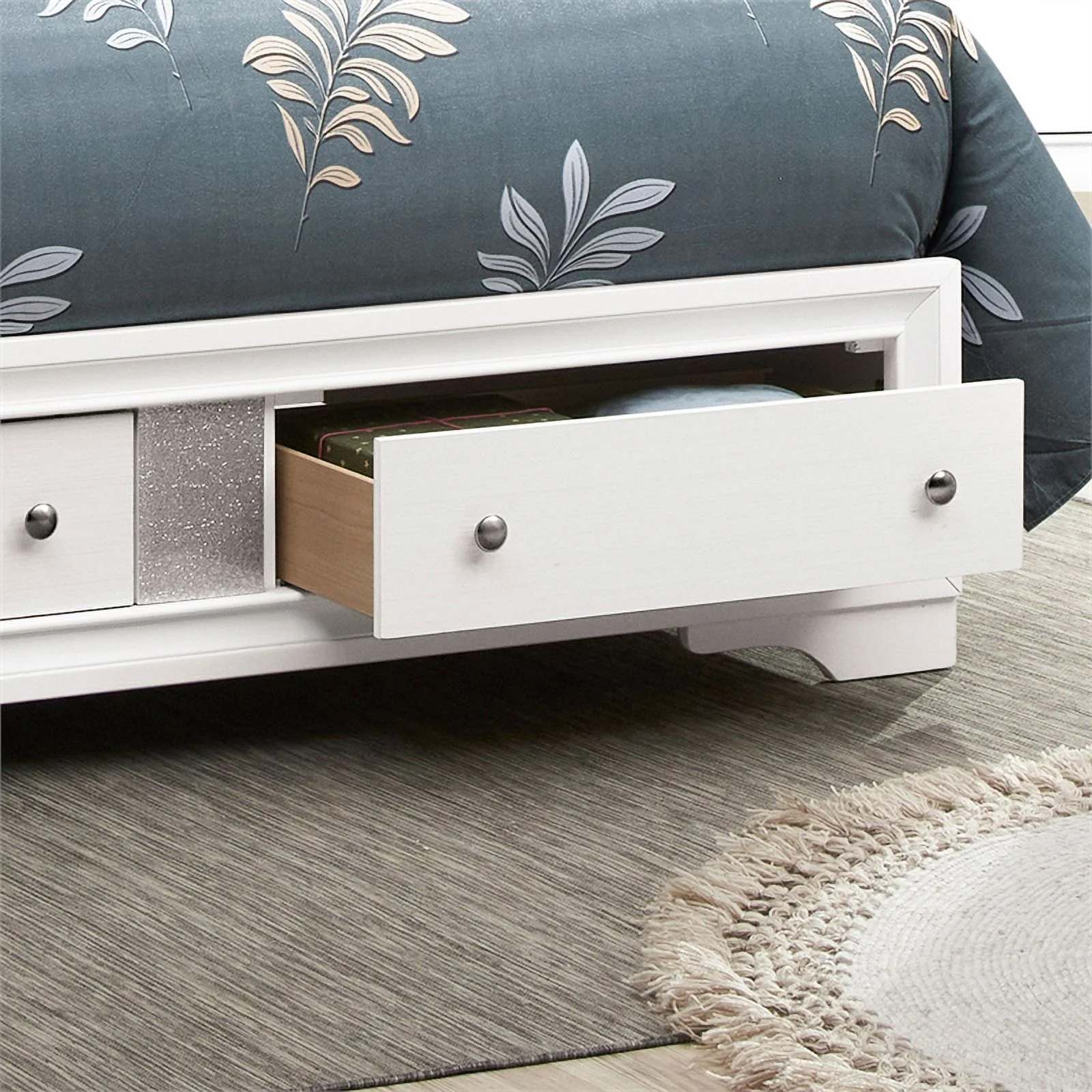 Glory Furniture Madrid G02390B-QB Queen Bed White