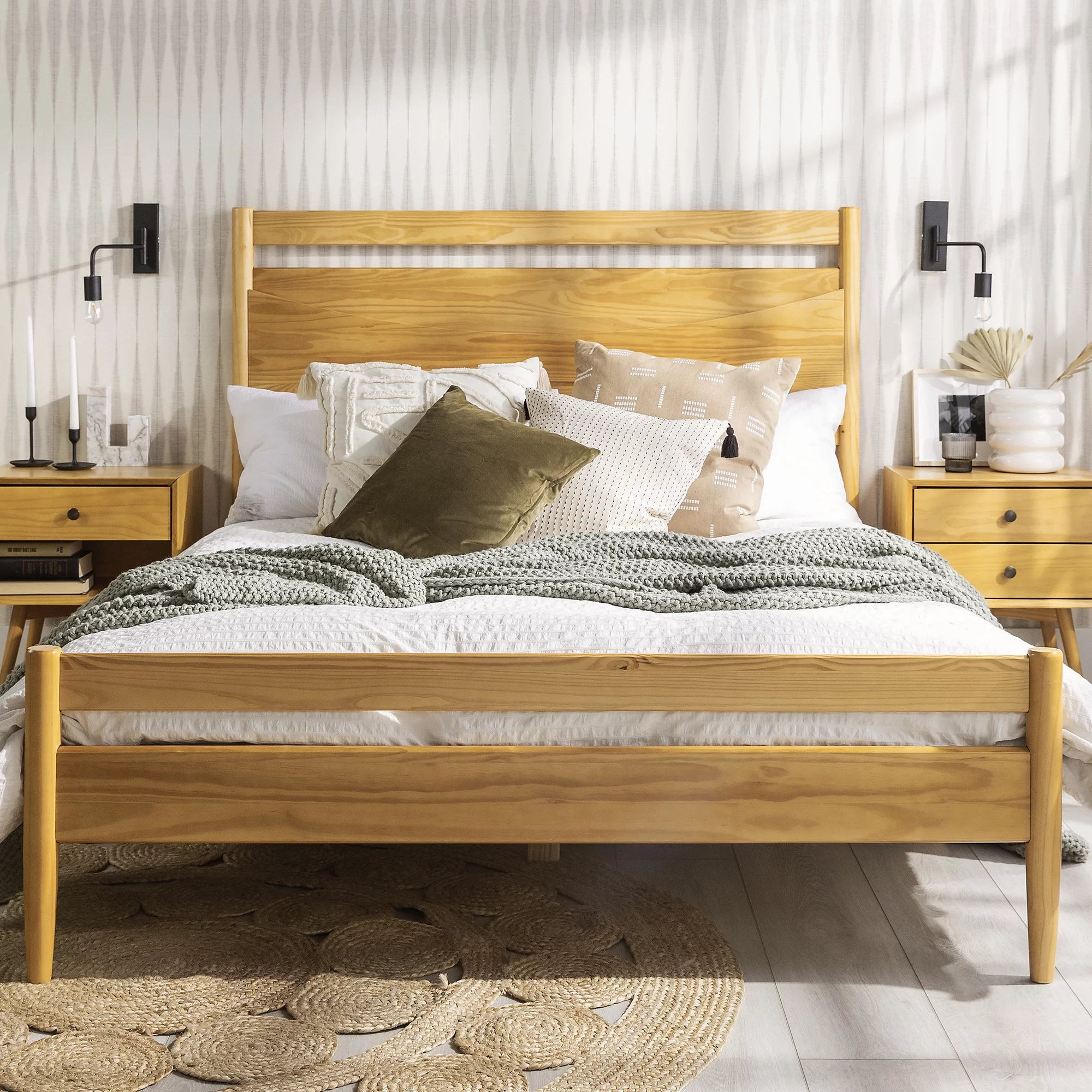 Walker Edison Mid Century Modern Solid Wood Platform Queen Bed Frame, Light Oak