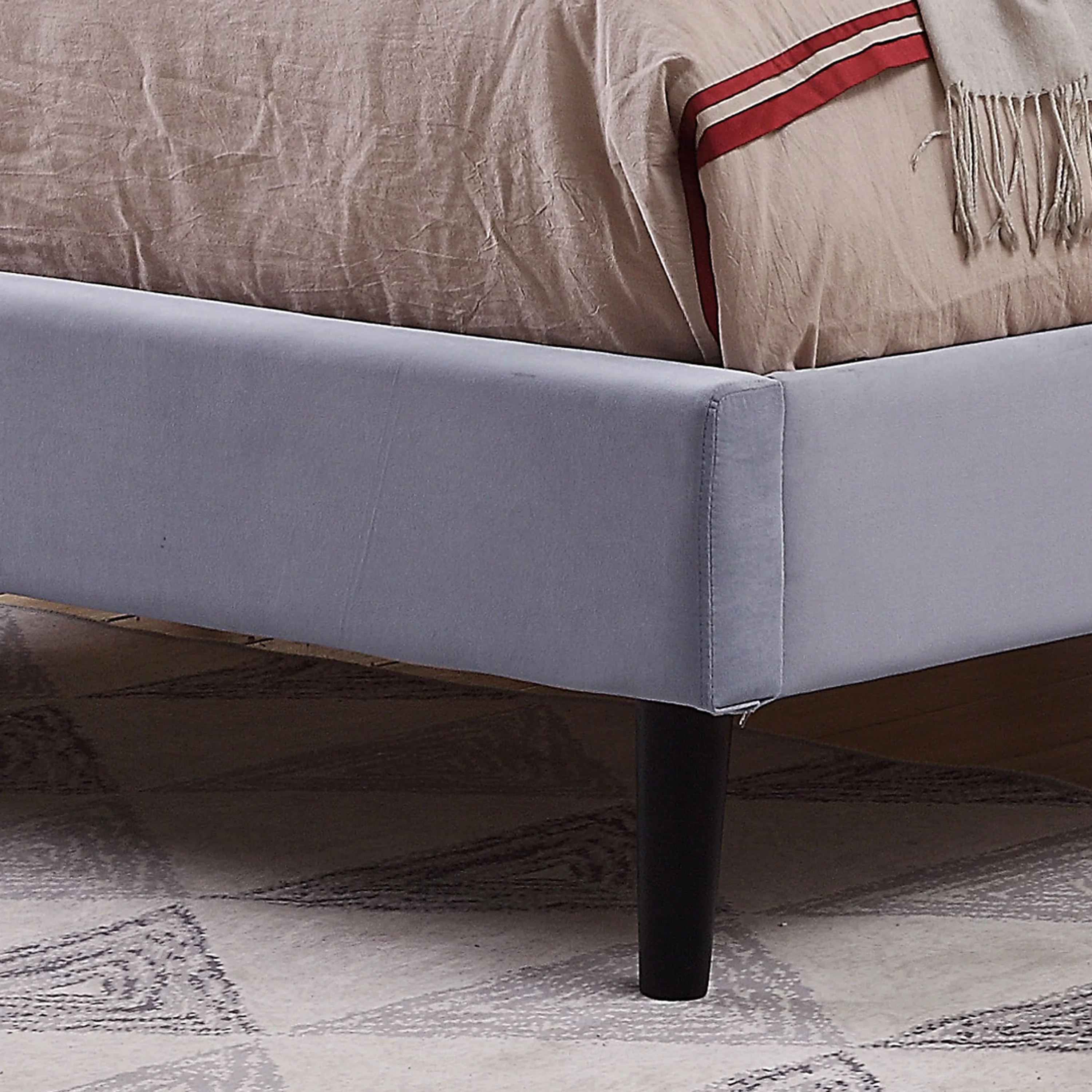 Furniture of America Frohm Button Tufted Upholstered Queen Platform Bed in Light Grey