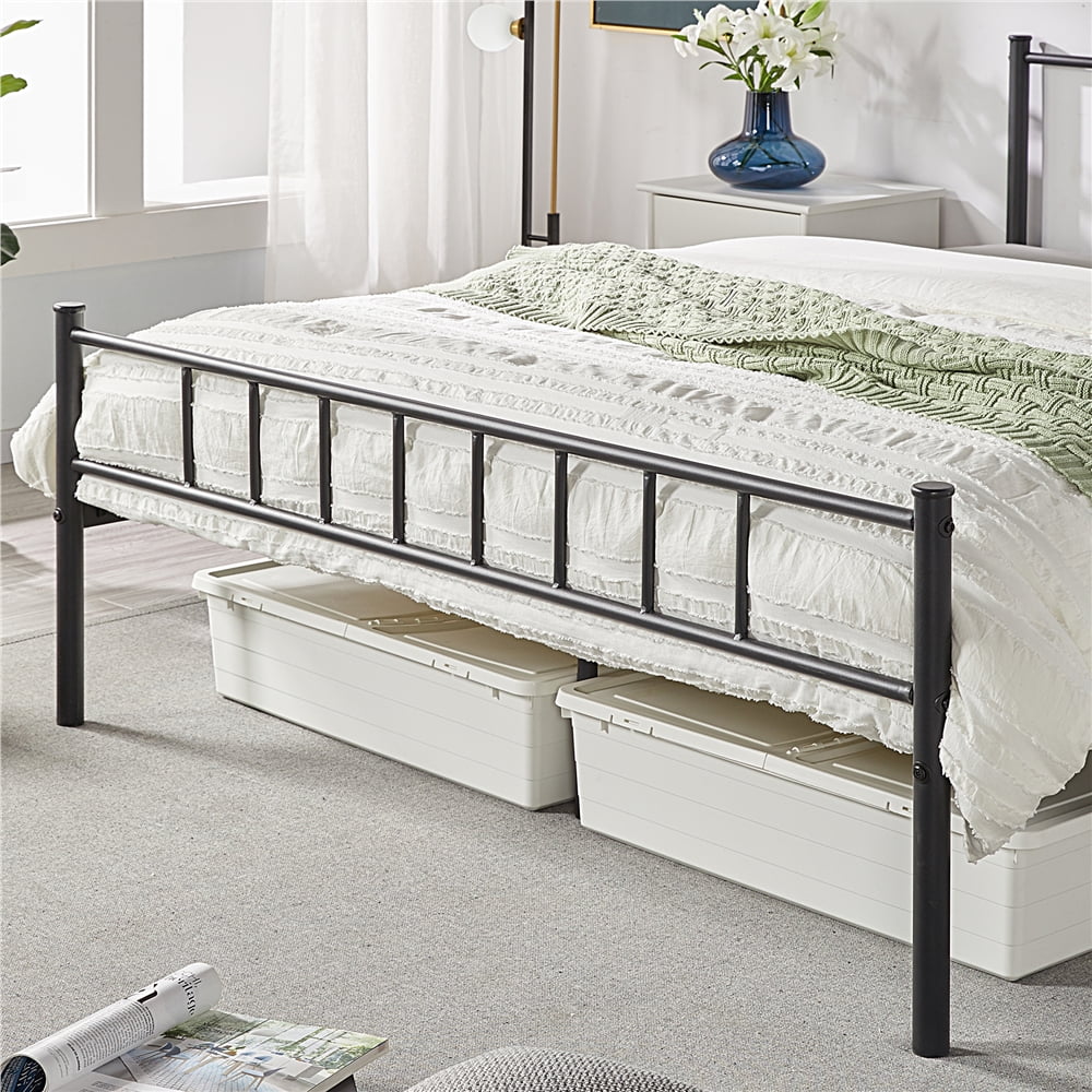 SMILE MART Modern Spindle Headboard & Footboard Metal Queen Bed, Black