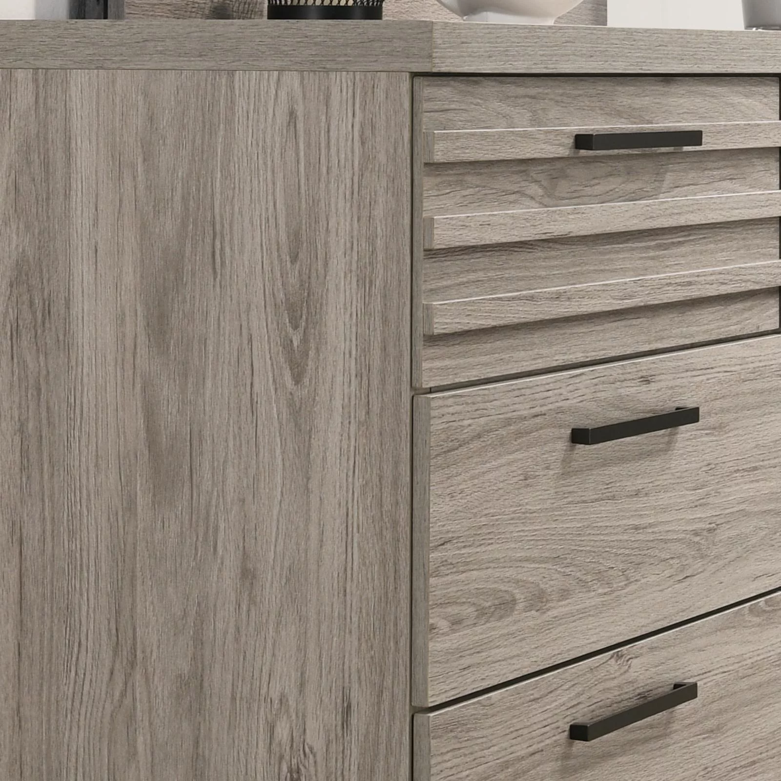 Roundhill Furniture Alvear Contemporary 4-Drawer Chest