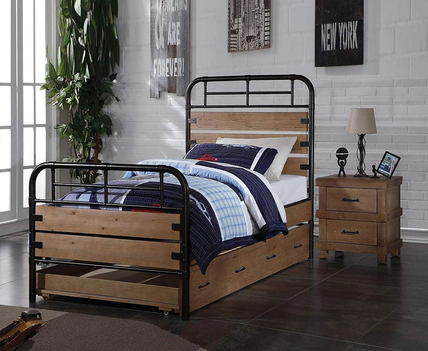 Adams Wood  Slat Bed With Metal Frame In Antique Oak