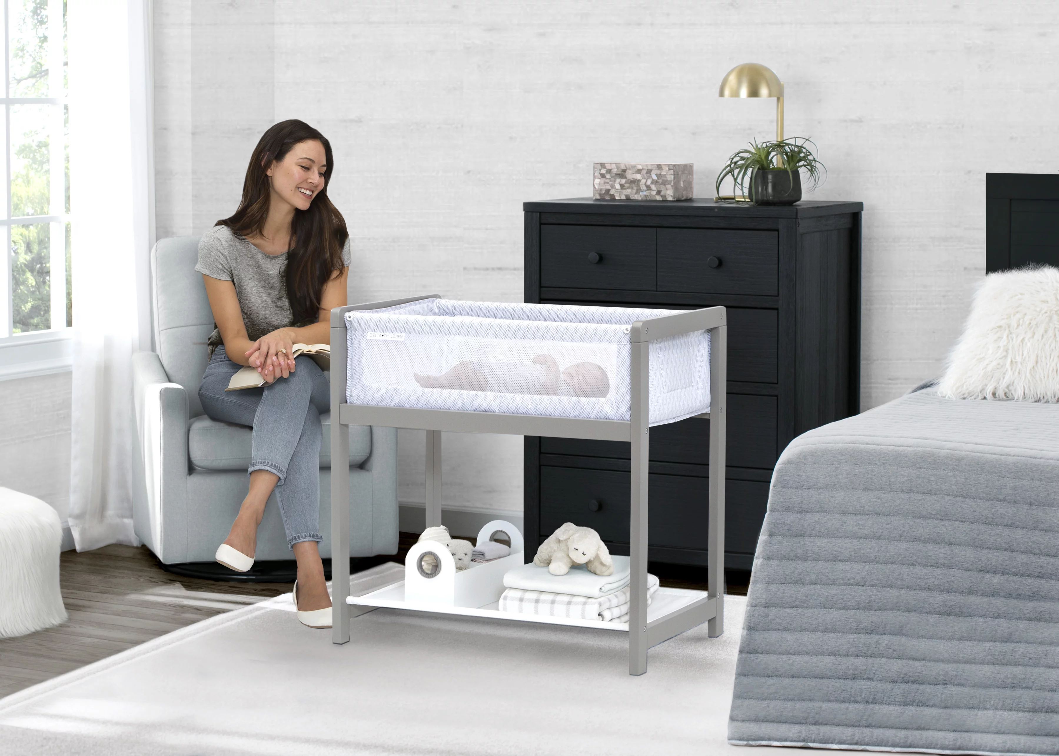 Delta Children Classic Wood Bedside Bassinet Sleeper, Portable Crib with High-End Wood Frame, Link