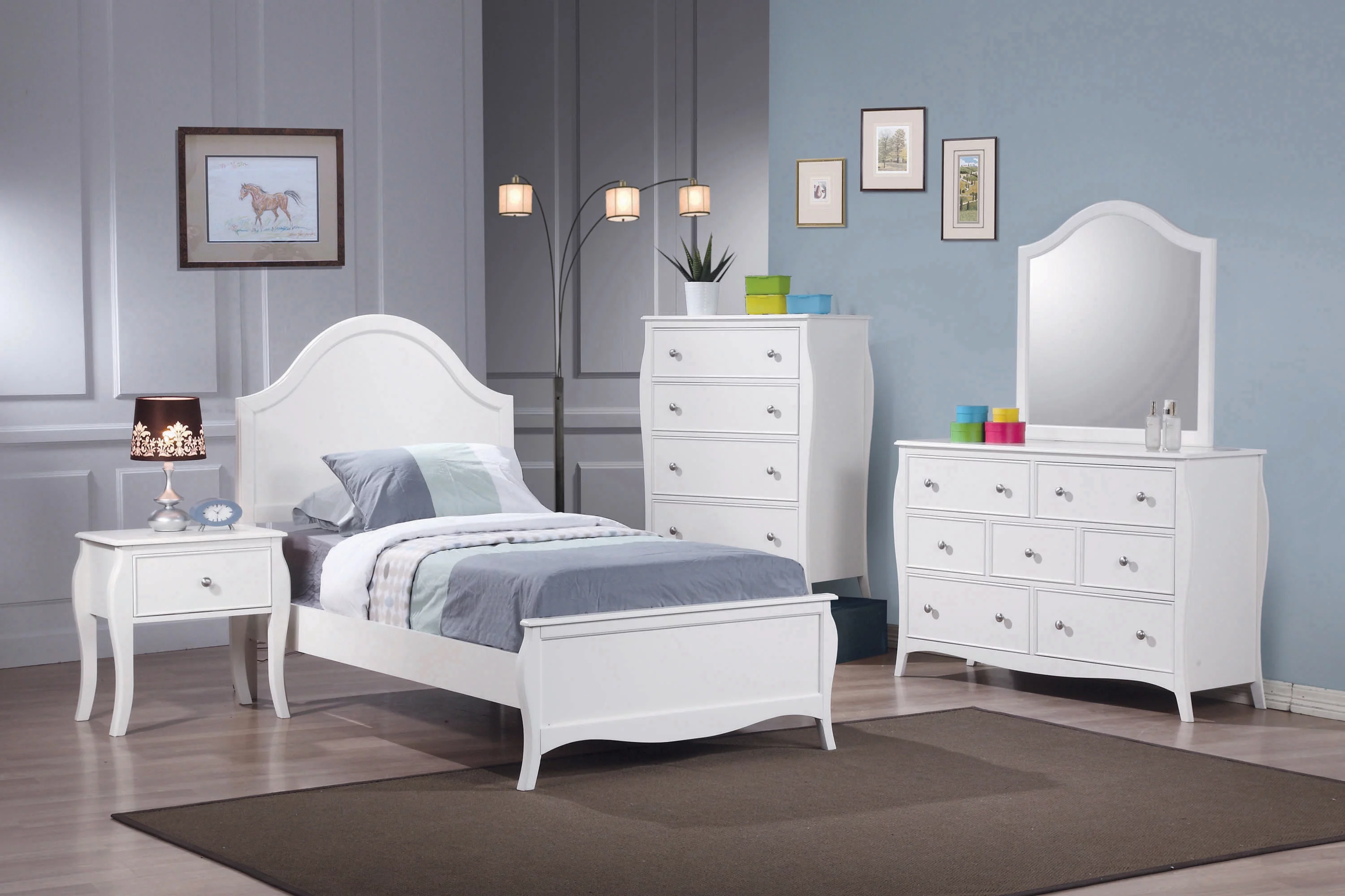 Dominique Bedroom Set With Arched Headboard, White