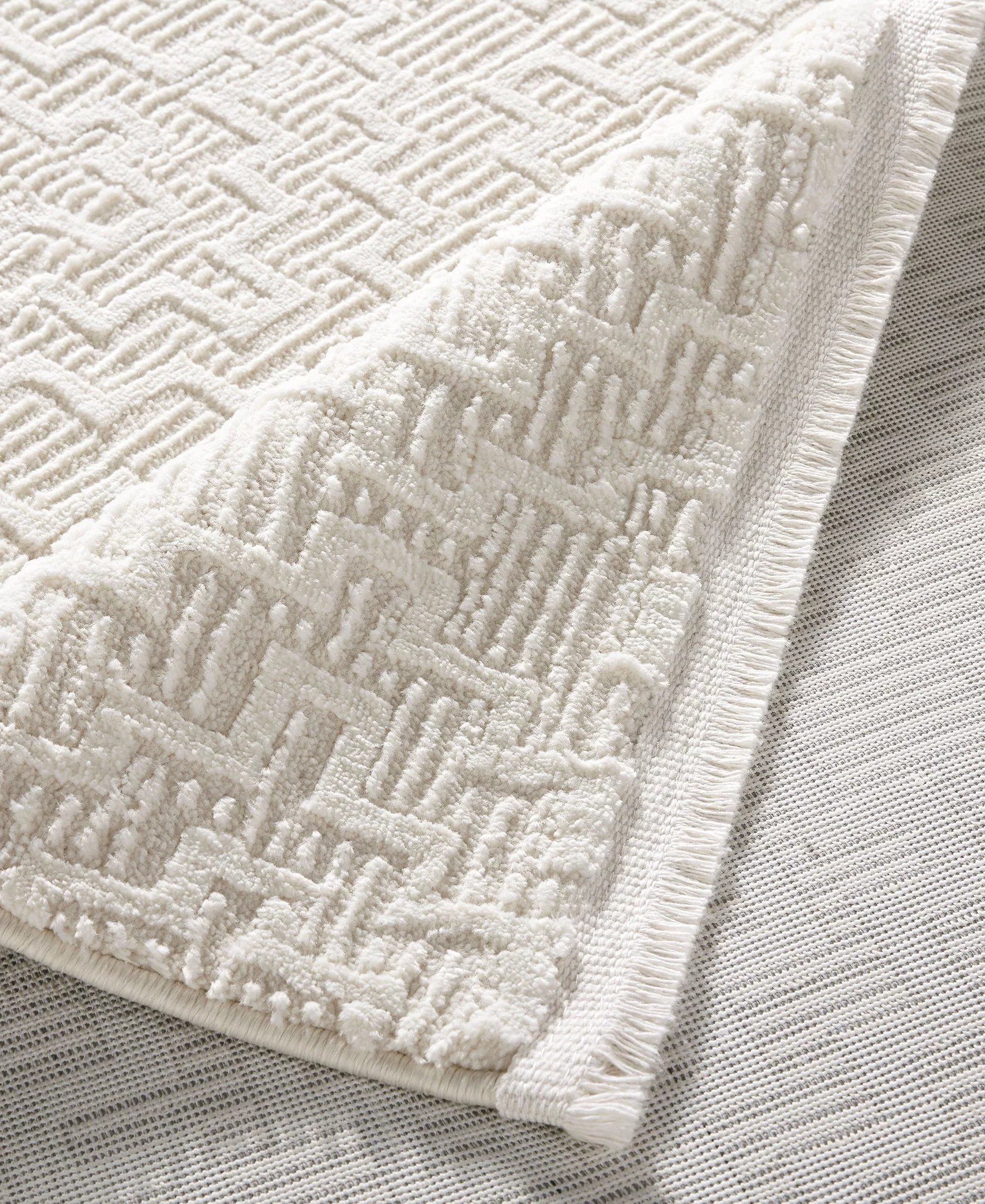 TOWN & COUNTRY LUXE Tretta Modern Geo Area Rug with Plush High-Low Texture, Ivory, 9'2