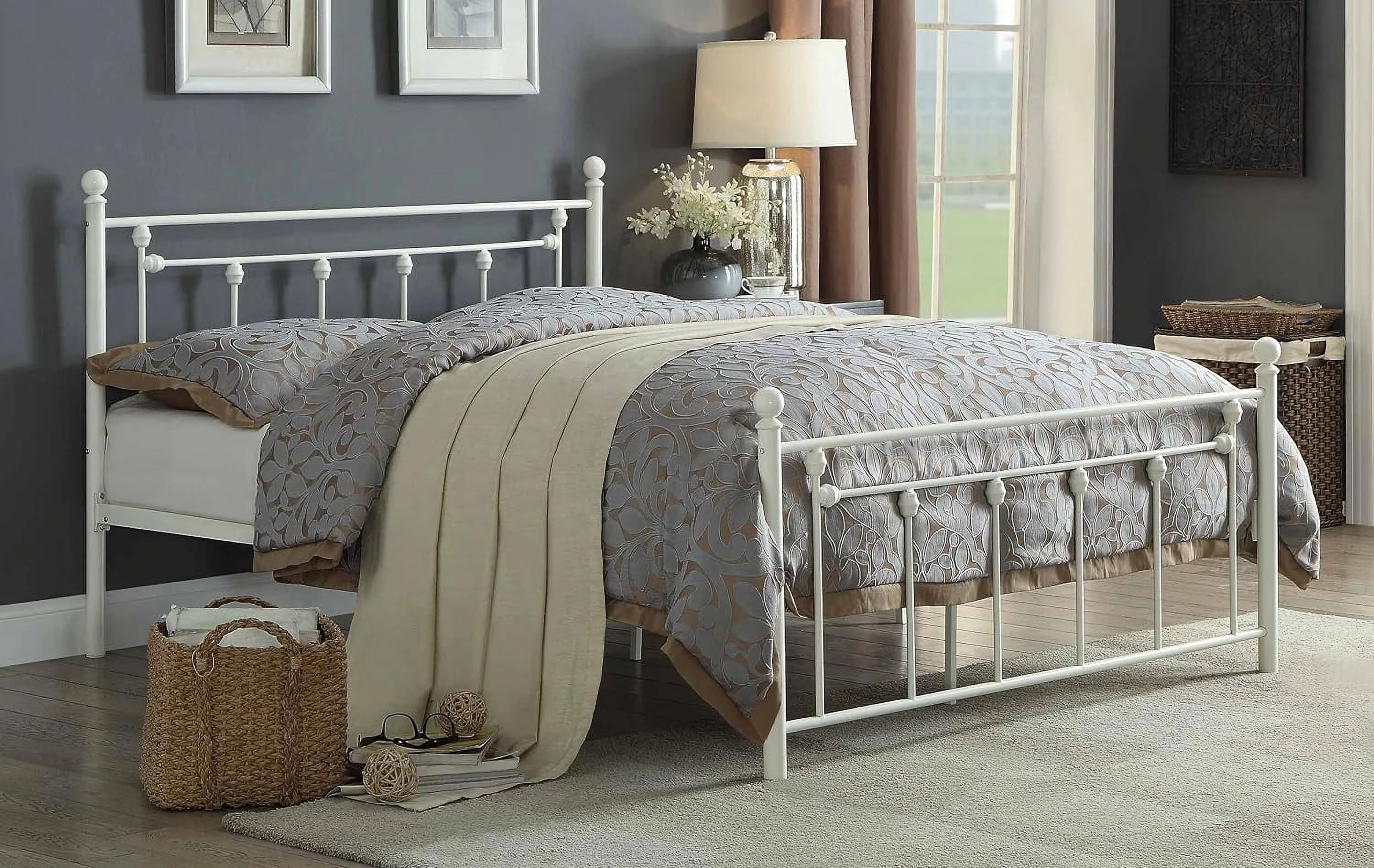 Lia Metal Platform Bed, Full, White