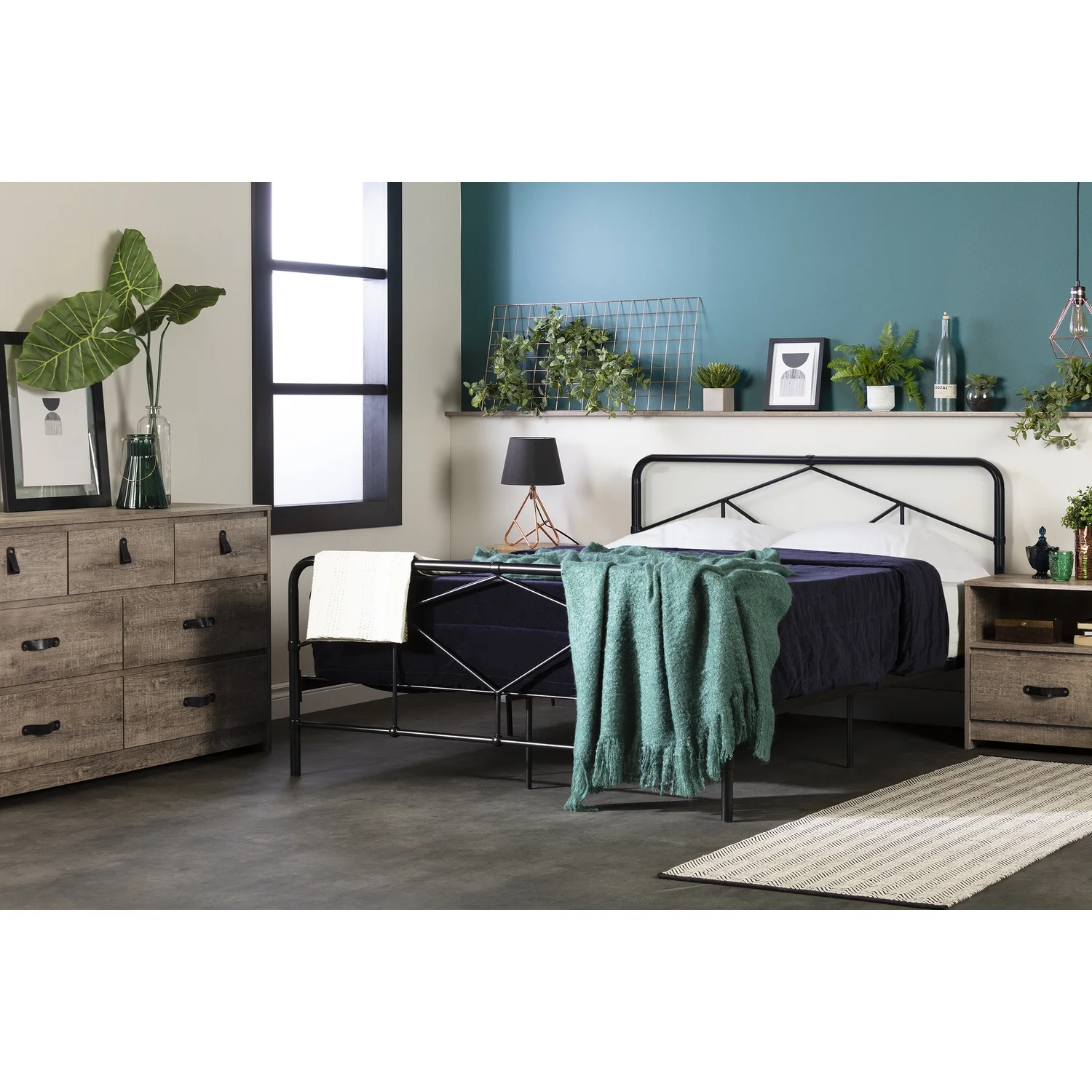 Maykoosh French Country Geometric Metal Platform Bed