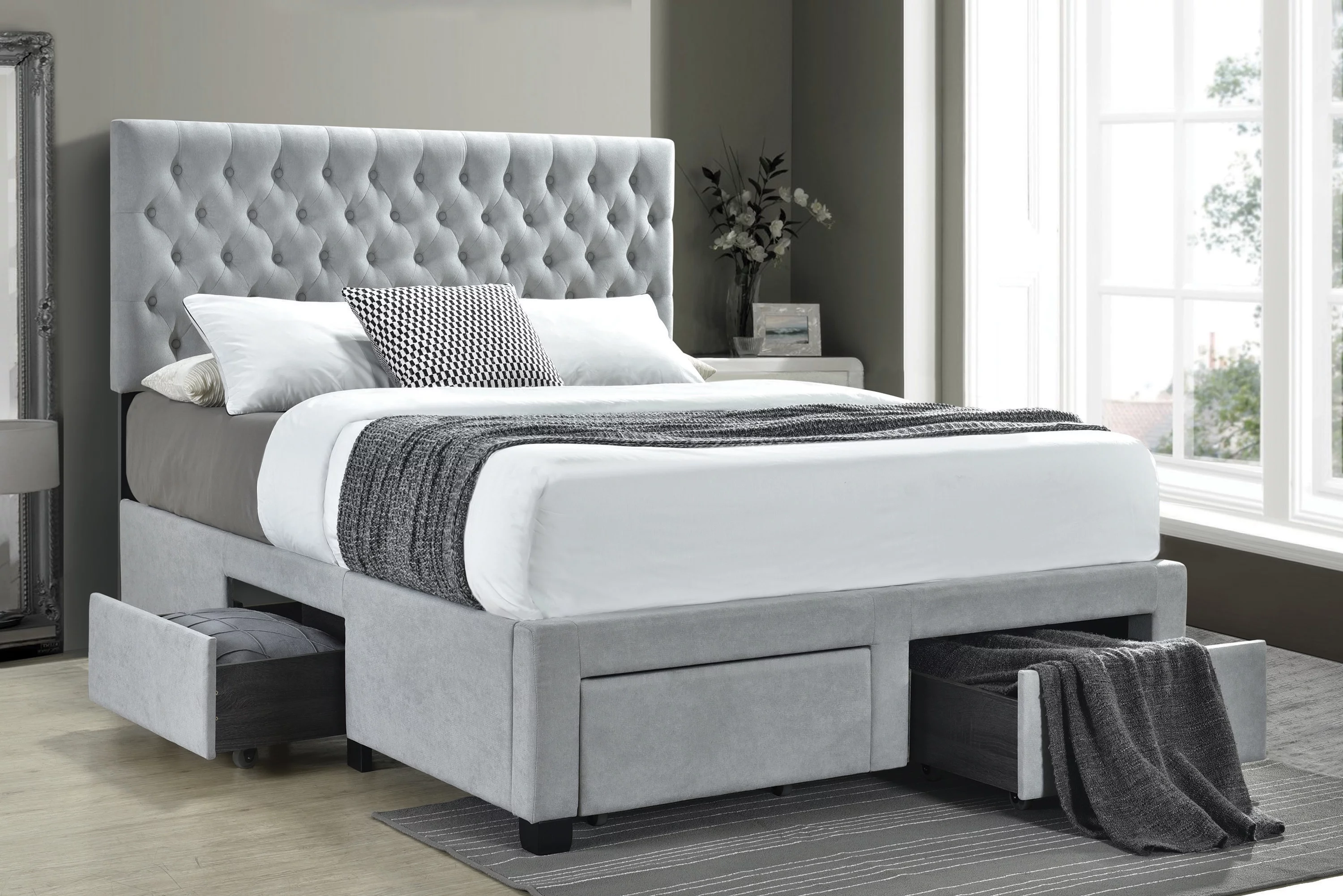 Soledad Queen 4-Drawer Button Tufted Storage Bed - Light Grey