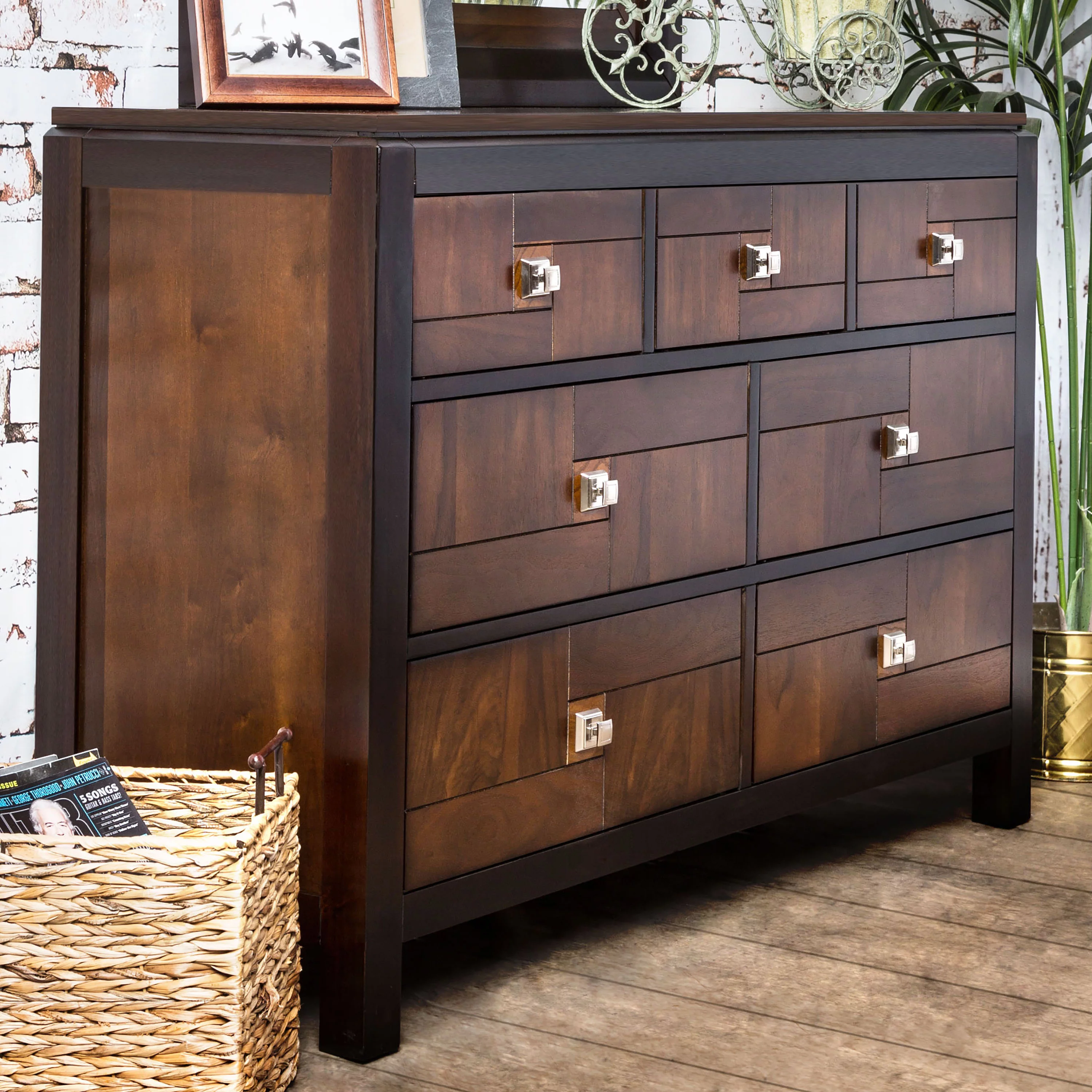 Furniture of America Delia Transitional 7-Drawer Wood Dresser in Walnut Finish