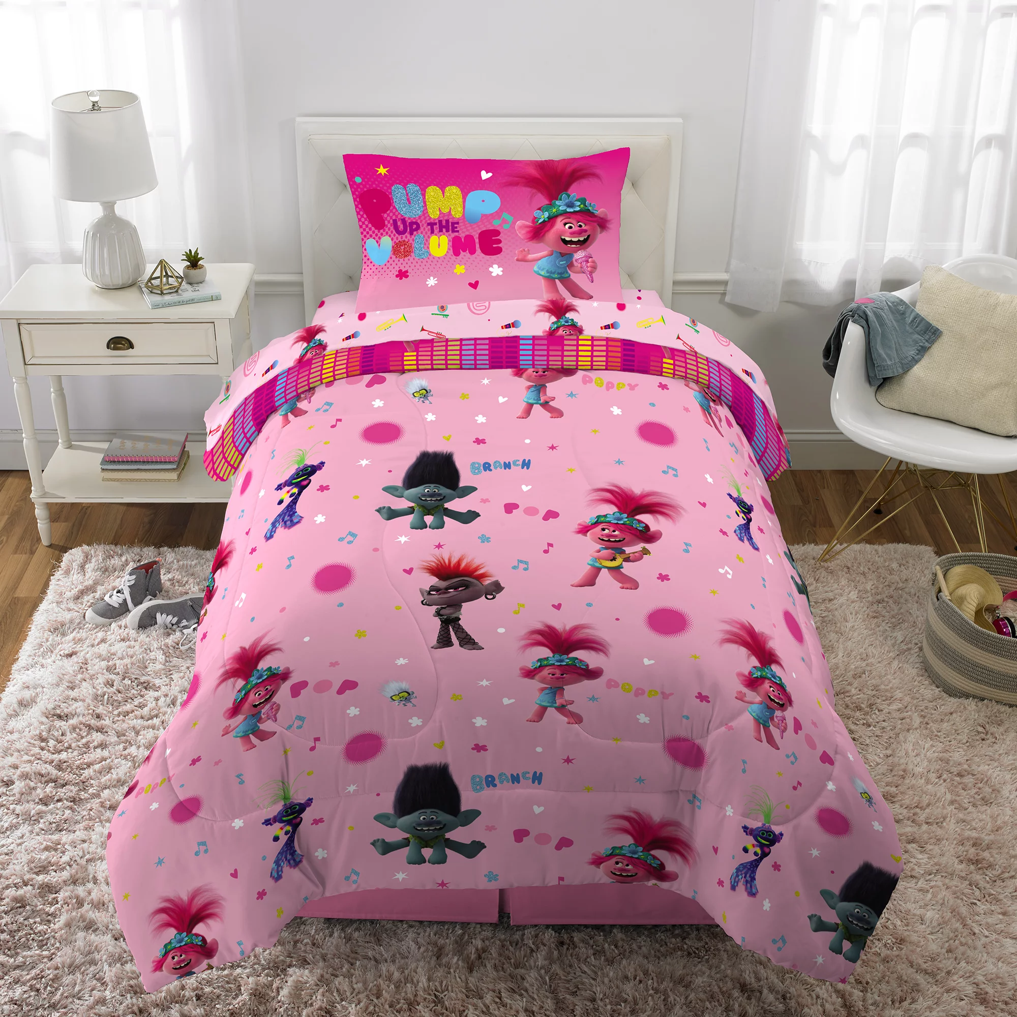 Trolls World Tour Kids Microfiber Bed-in-a-Bag Set with Bonus Tote, Twin