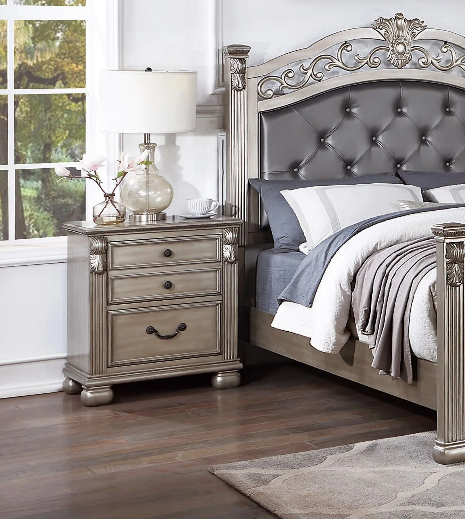 Cal King Size Bed Antique Formal Fabric Tufted HB FB Bed 2x Nightstands 3pc Set Grey Finish Posts Bed bedroom Furniture