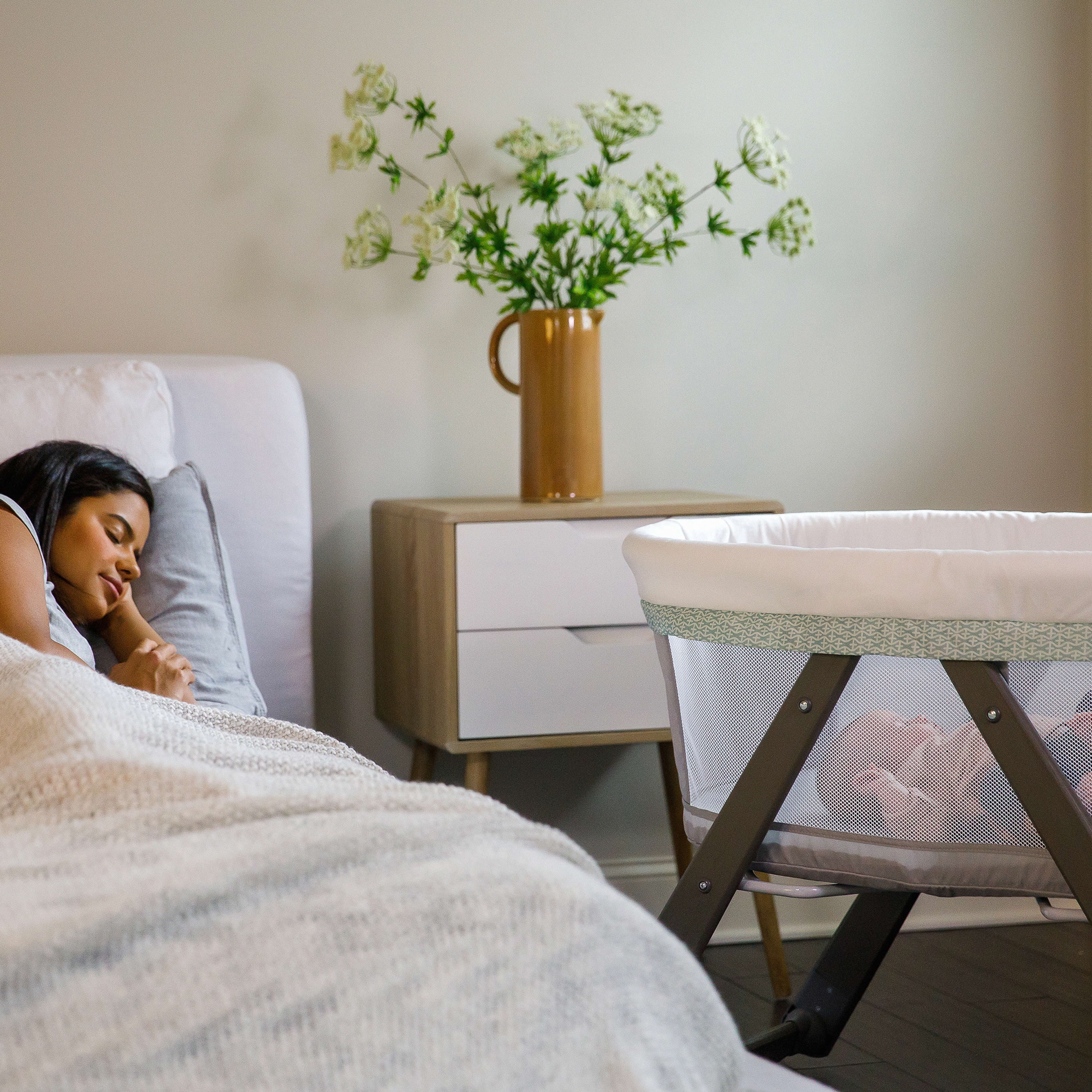 Ingenuity Wood Foldaway Rocking Baby Bassinet Classic - Wallace