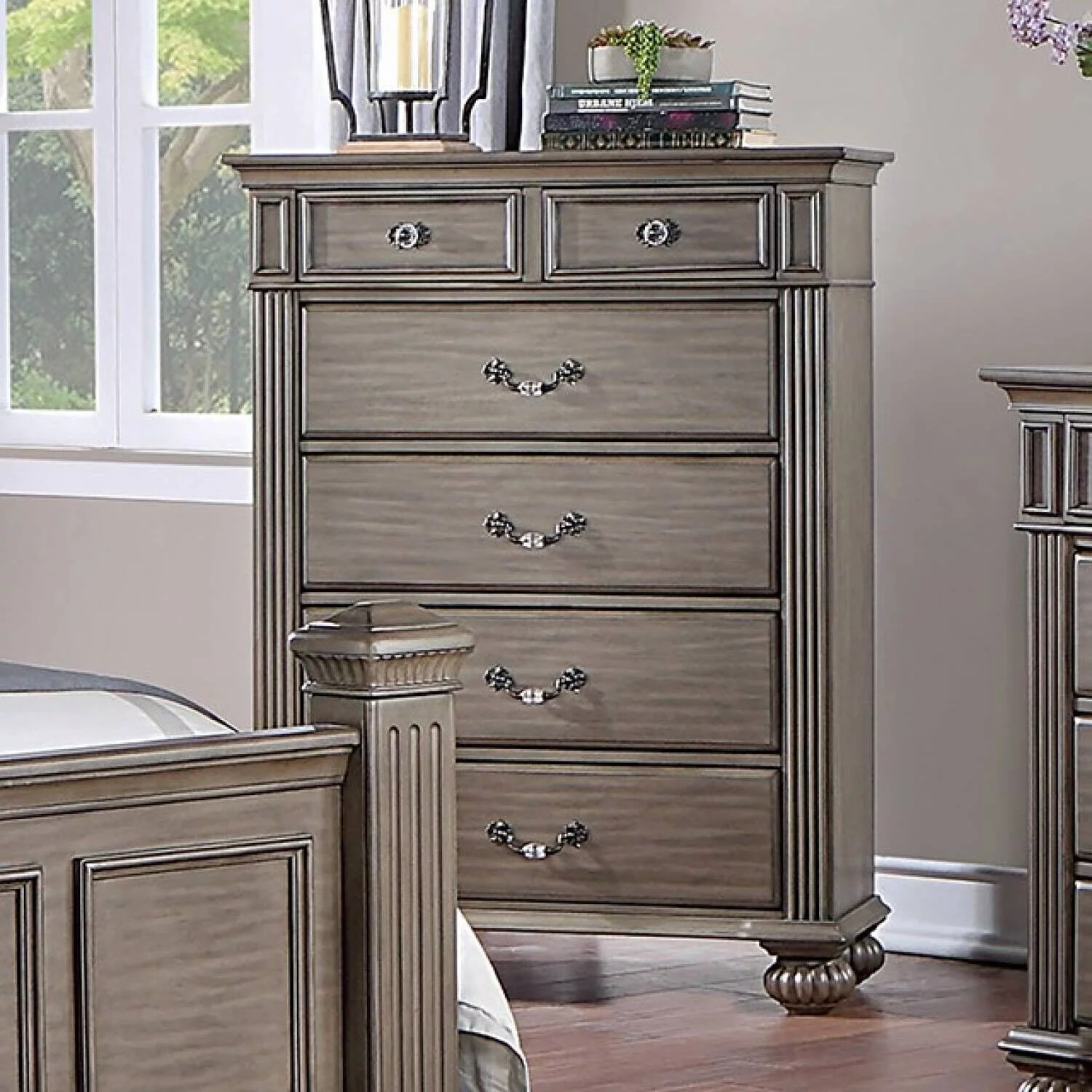 6pc Traditional Bedroom Furniture California King Size Bed Dresser Mirror 2xNightstands Chest Gray Solidwood Posts HB FB