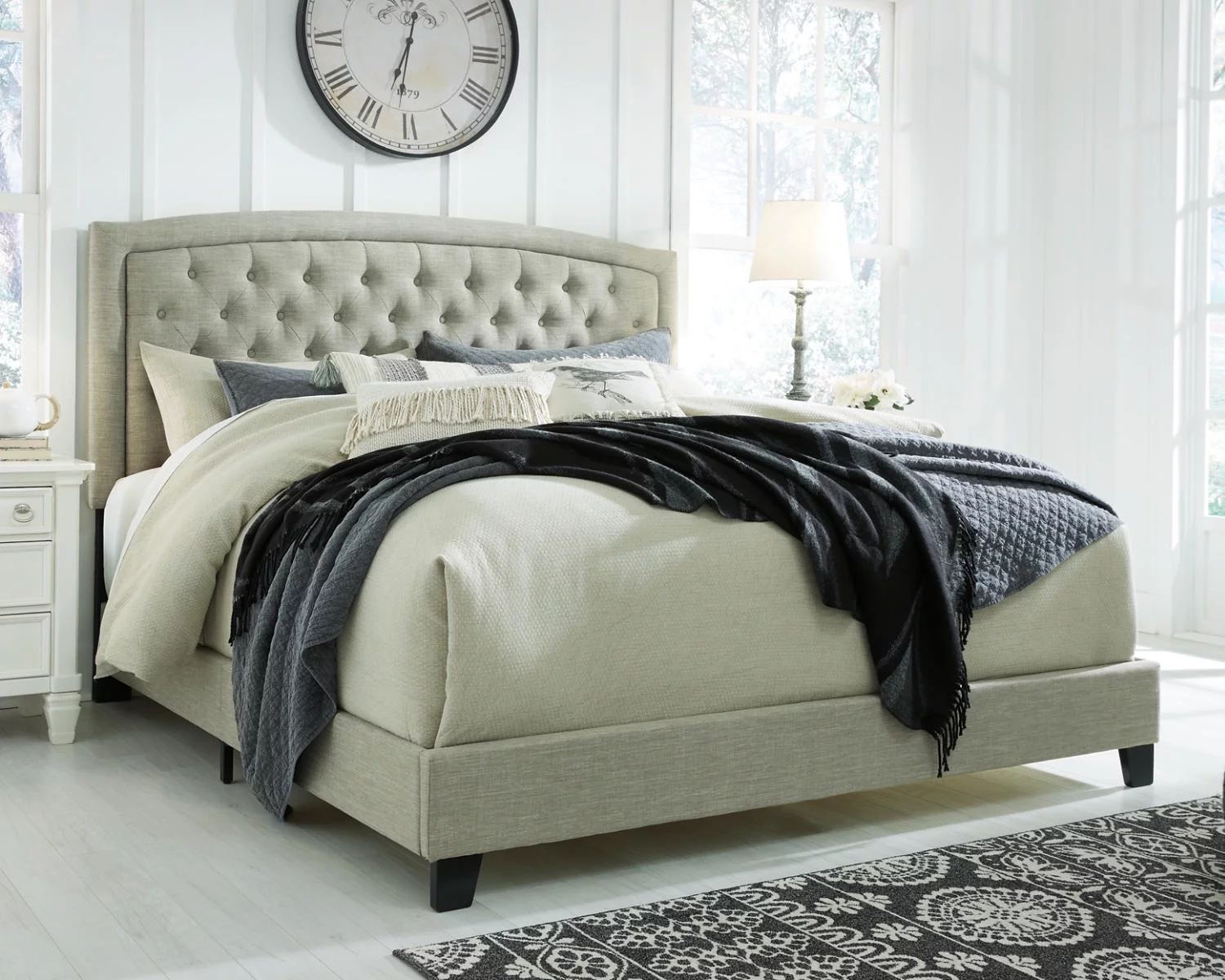 Signature Design by Ashley Jerary Wood Frame Queen Upholstered Bed, Gray