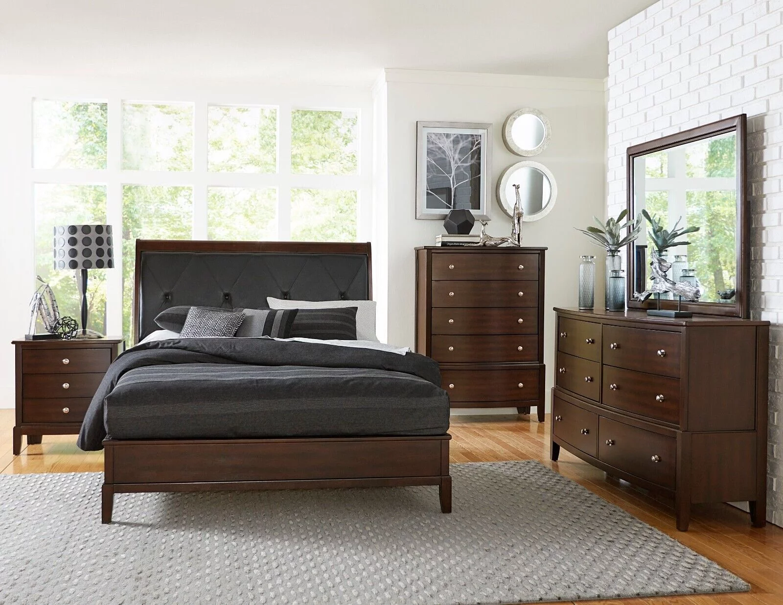 Dark Cherry Finish Bedroom Set 5pc Queen Bed Nightstand Dresser Mirror Chest Set Classic Furniture