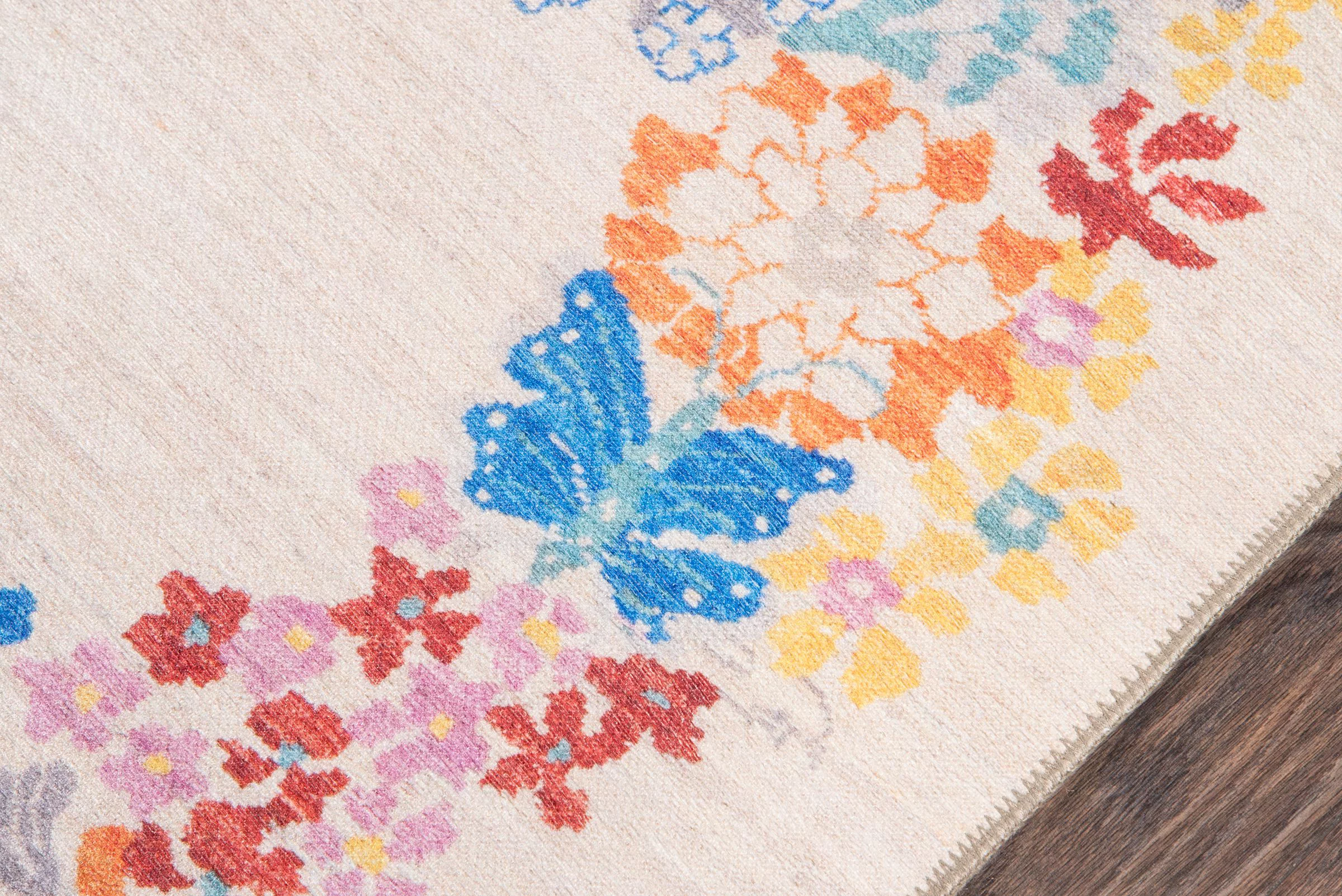 Momeni Novogratz District Floral Novelty Farmhouse Area Rugs, Off-White