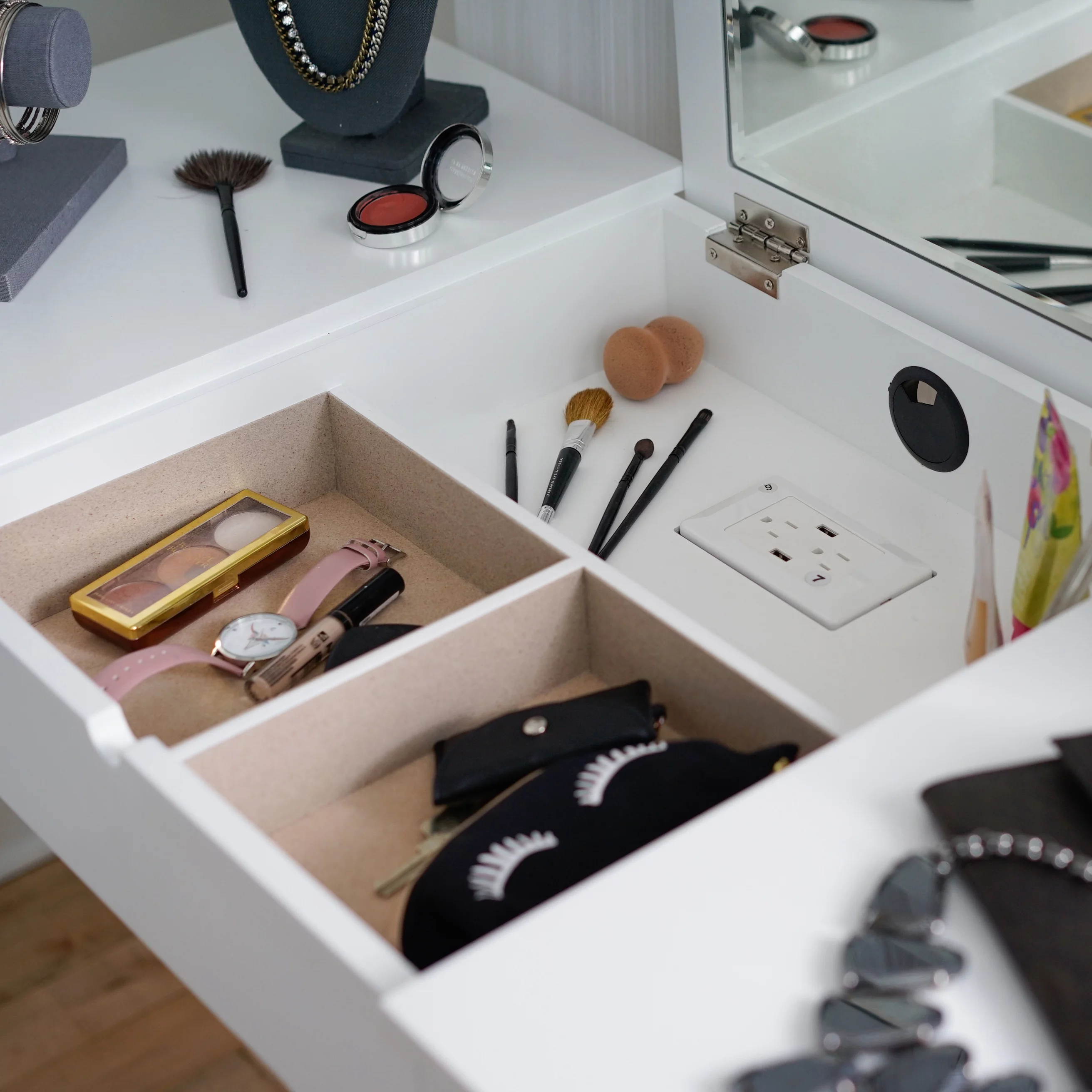 Hives and Honey Ainsley Vanity Desk with Make - Up organizer & integrated USB & power outlet, White