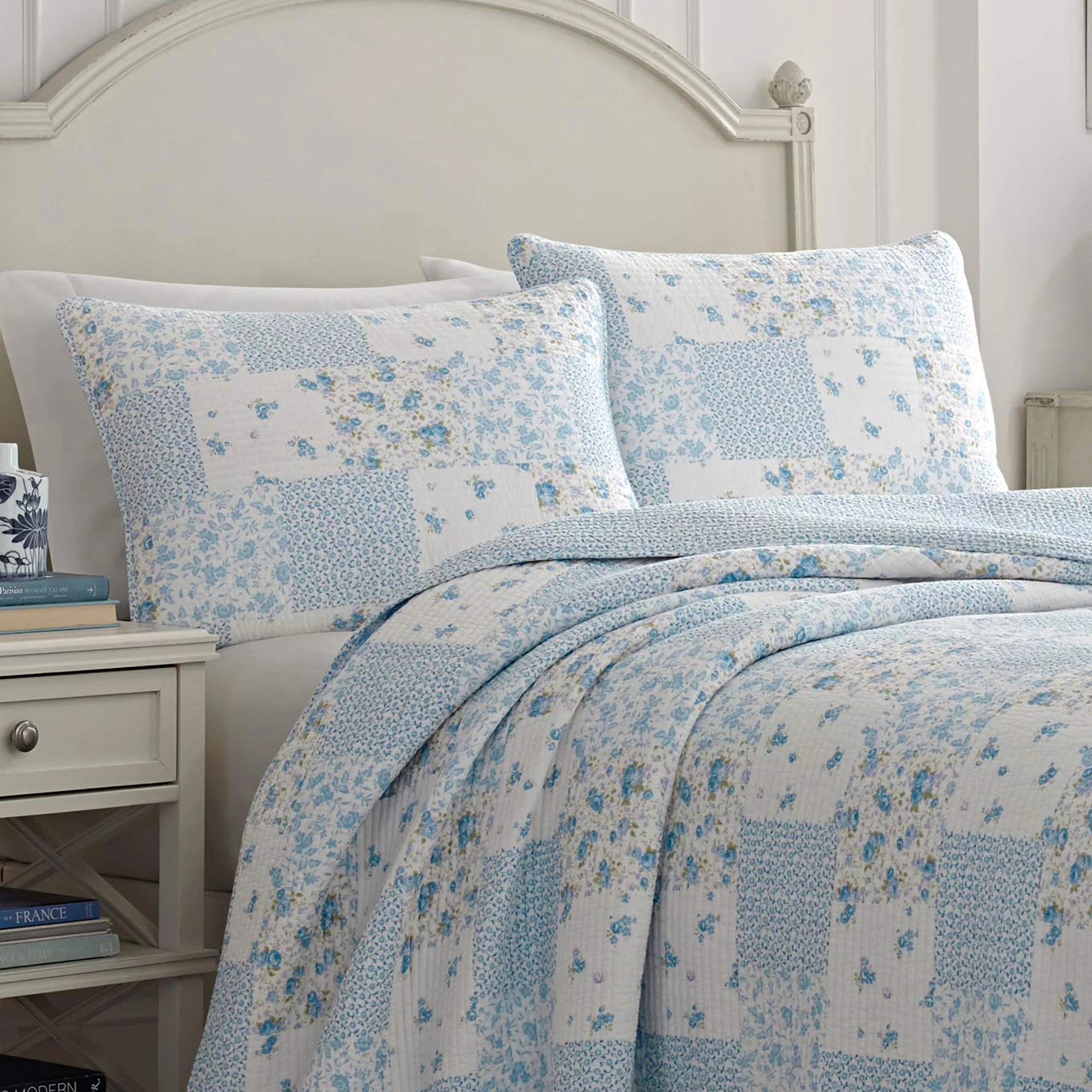 Laura Ashley Home | Kenna Collection | Luxury Premium Ultra Soft Quilt Coverlet, Comfortable 3 Piece Bedding Set, All Season Stylish Bedspread, Full/Queen, Cornflower