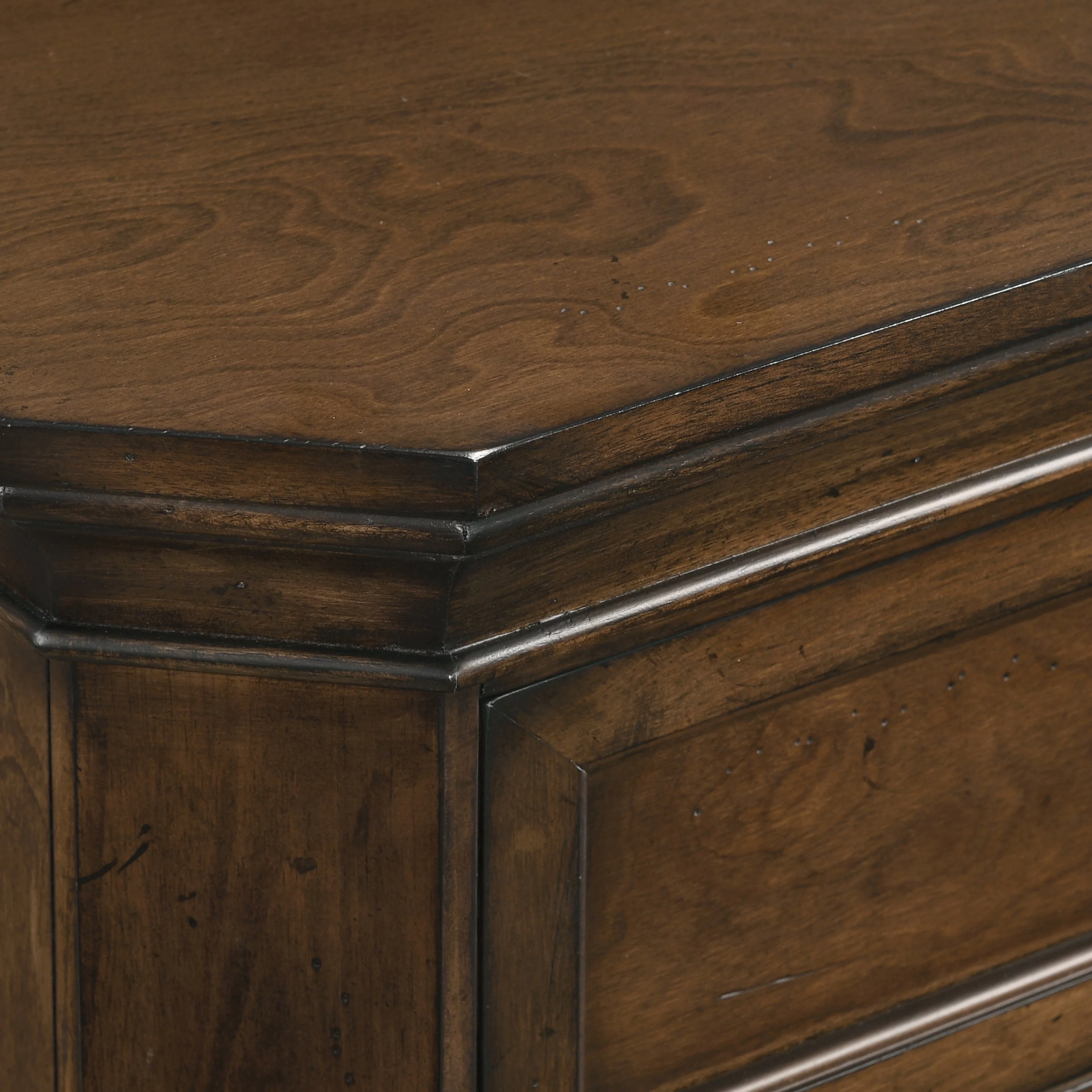 Roundhill Maderne Traditional Antique Walnut Finish 5-Piece Bedroom Set, Panel Queen Bed