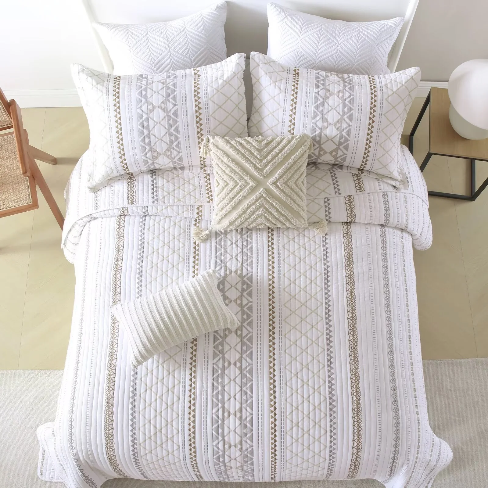 SahSahCasa Boho King Size Quilt, 100% Cotton King Comforter Set for Bed, Bohemian Geometric Striped Quilted Bedspread, White Quilt Bedding Set All Season, 3 Pieces