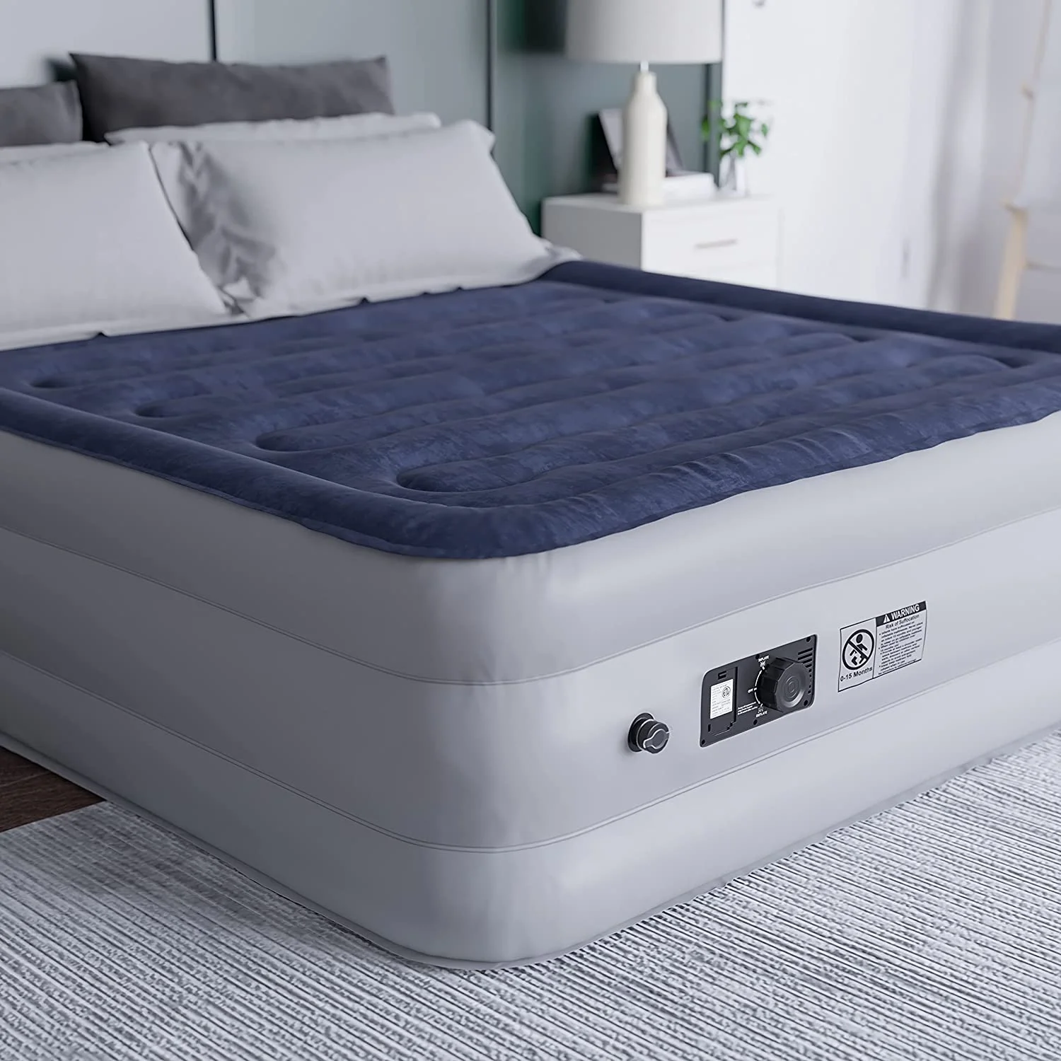 18 Inch Queen Size Raised Inflatable Air Mattress With Internal Electric Pump