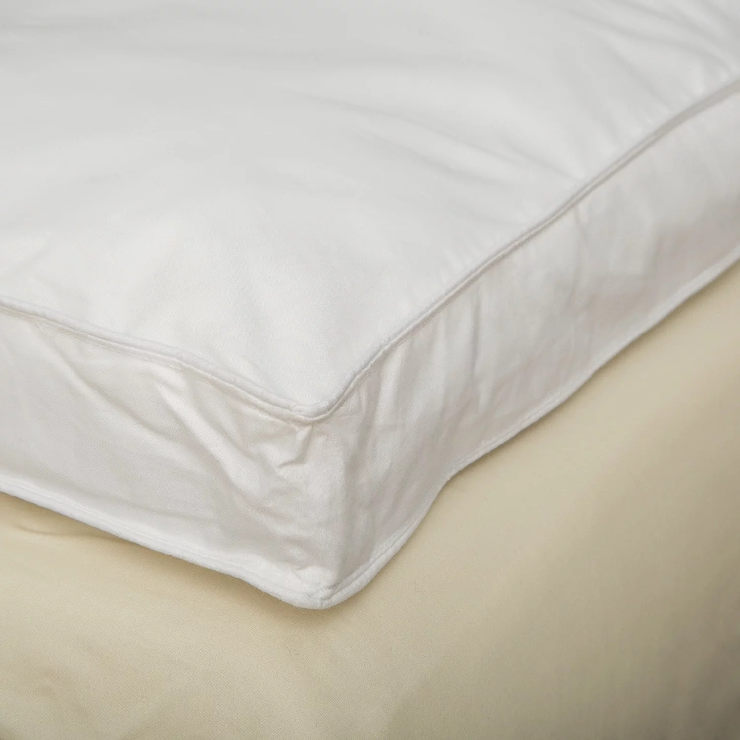 Grandeur Collection 233 Thread Count Cotton Fiber Bed by White Twin XL