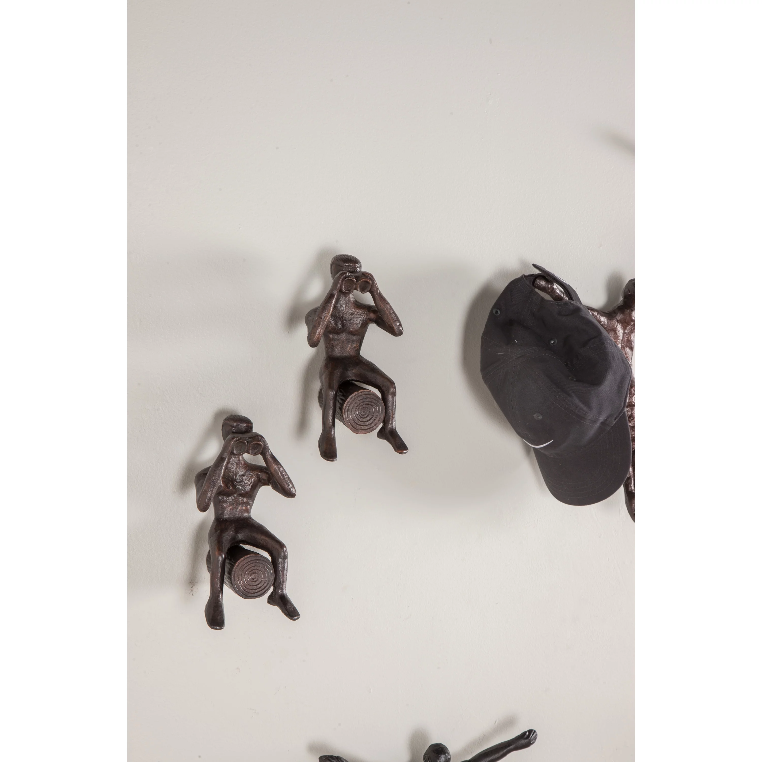 DecMode Aluminum Modern People Sculpture, Dark Grey