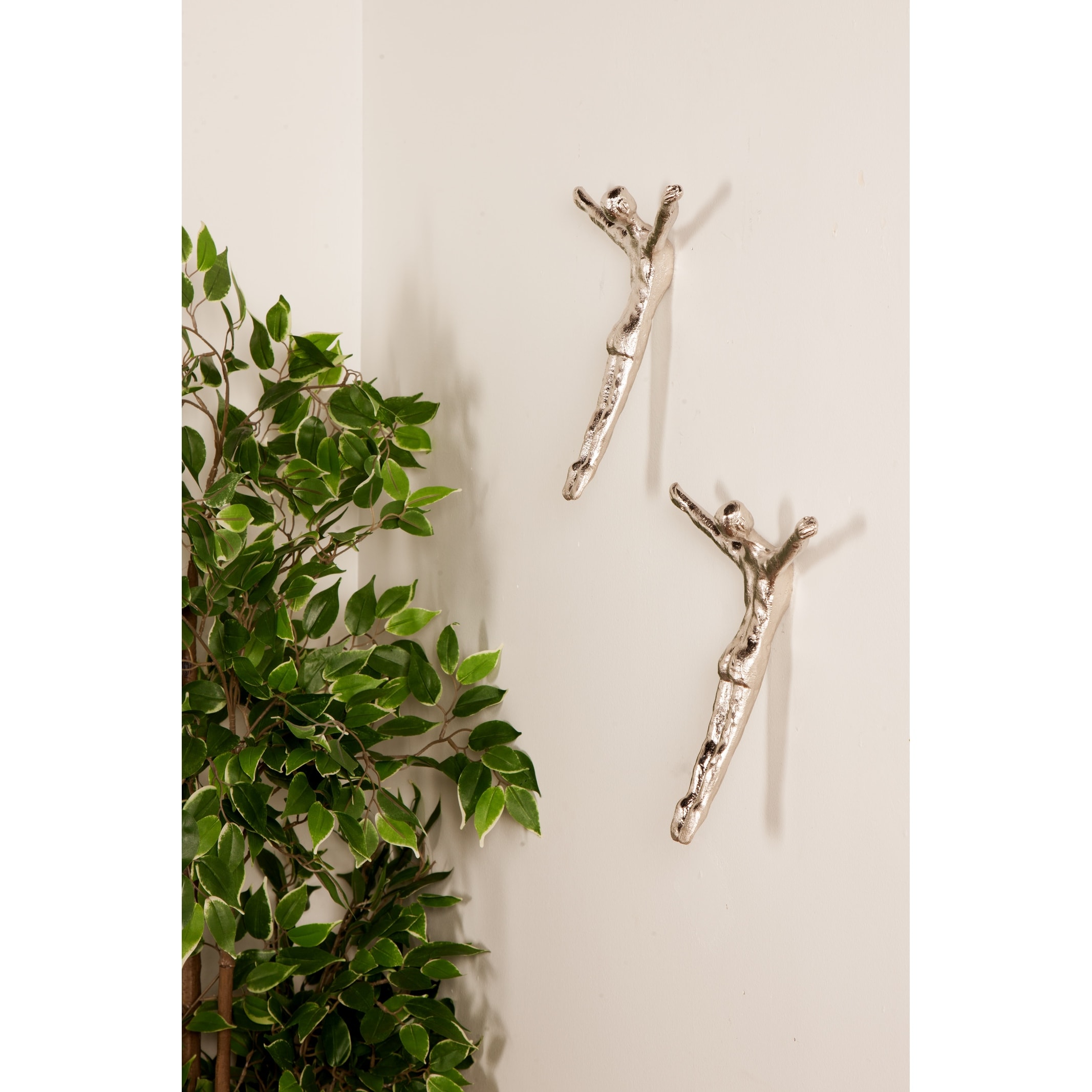 The Novogratz  Aluminum Divers People Wall Decor (Set of 5) Grey