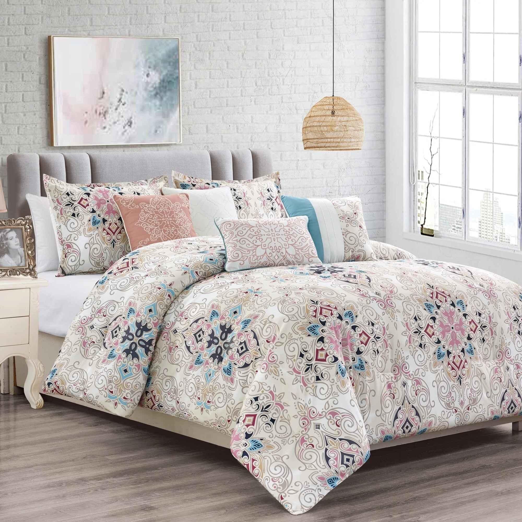 Porch & Den  Nordlund Scrollwork Geometric Pattern 7-piece Comforter Set King, King - Cal King, California King