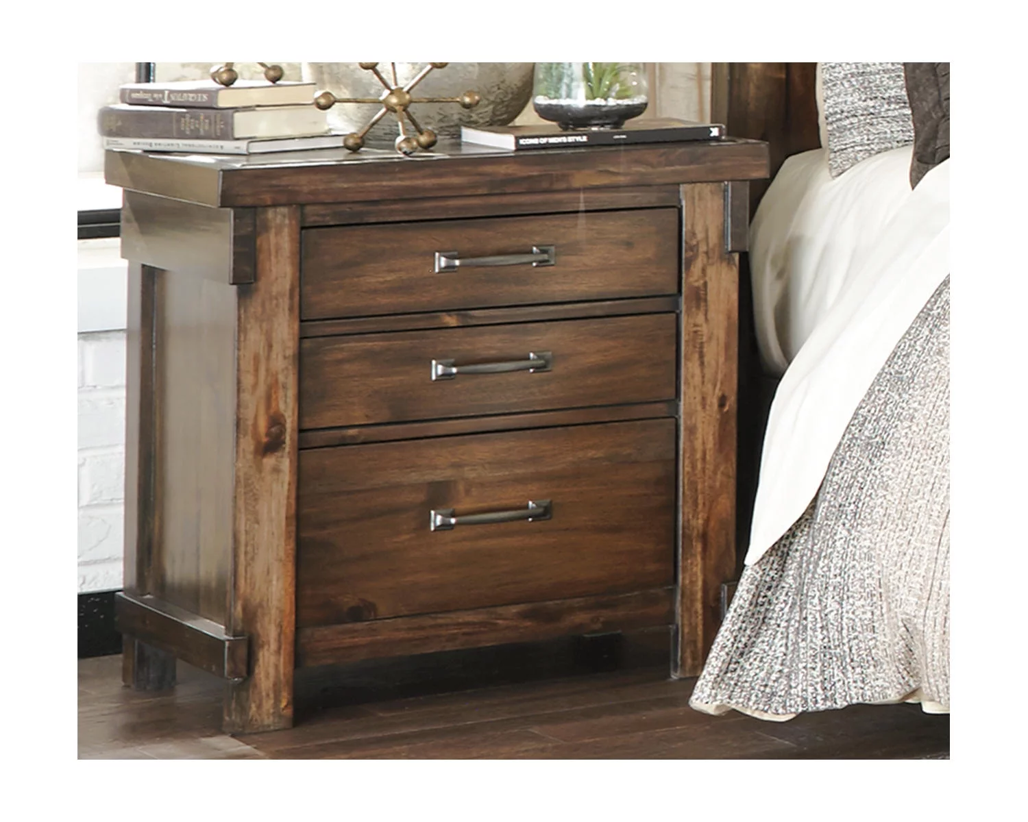 Signature Design by Ashley Casual Lakeleigh 3 Drawer Nightstand, Brown