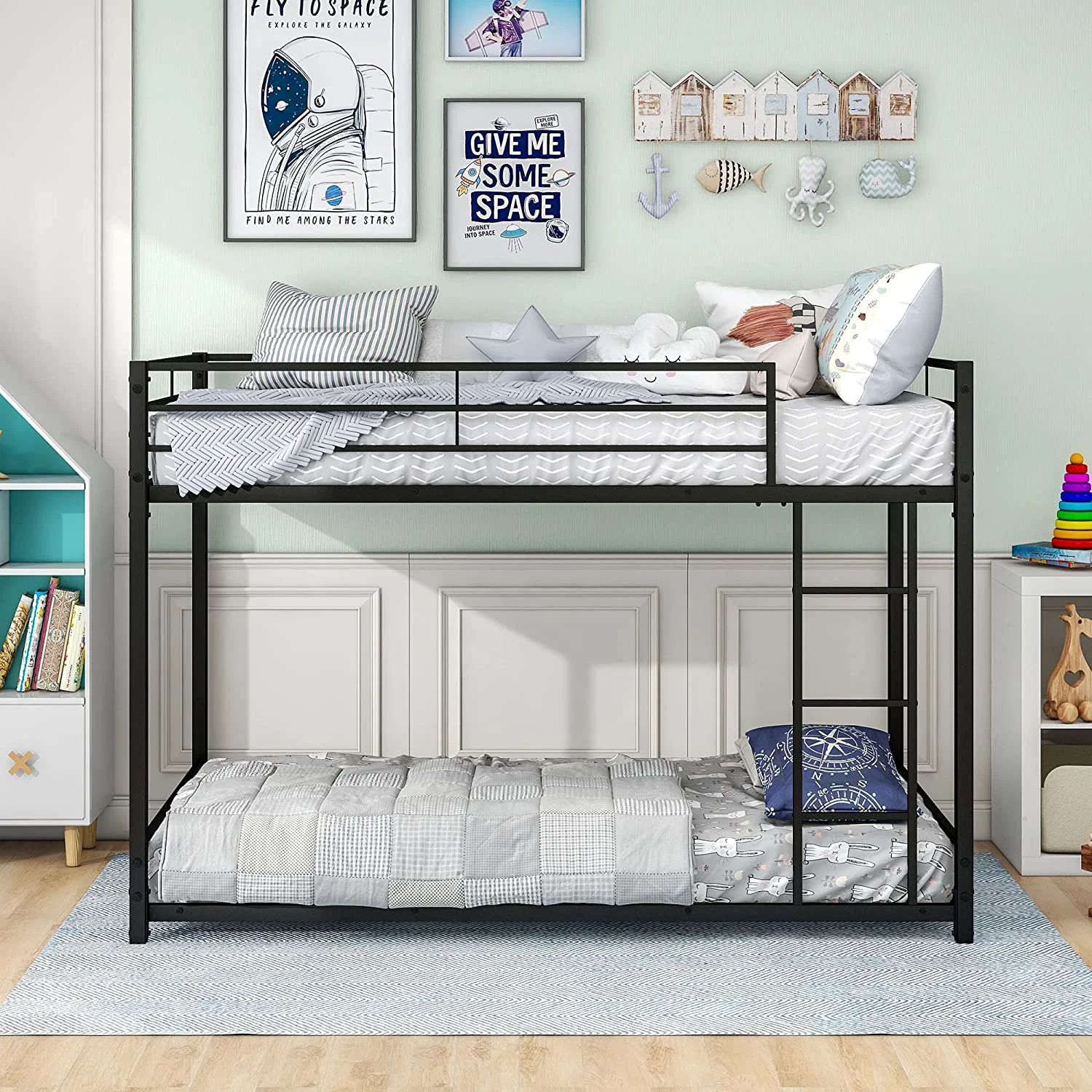 Metal Bunk Bed Twin Over Twin  Bunk Bed Frame with Safety Guard Rails  Solid Bunk Bed with Trundle for Kids Adults（Black）