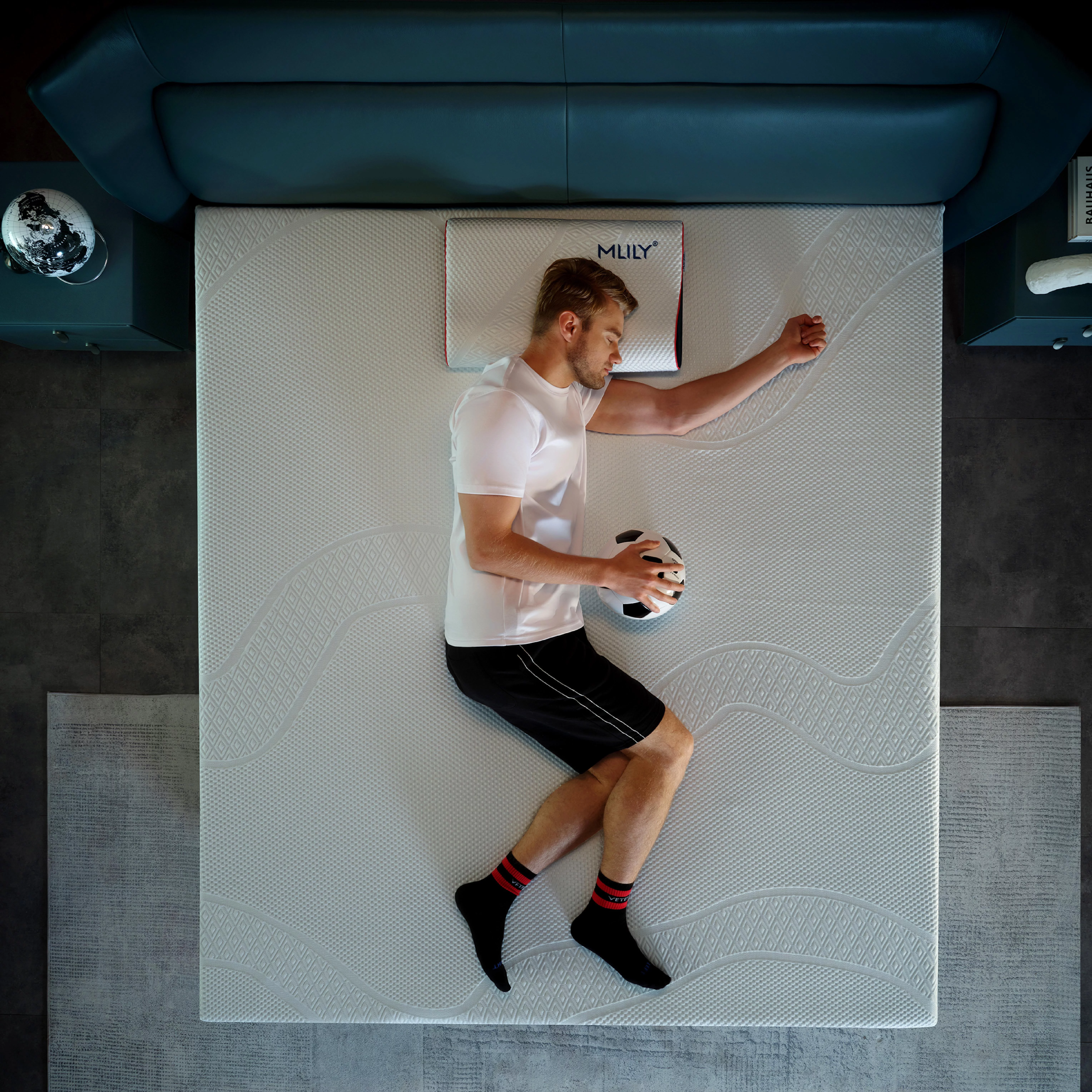 MLILY Manchester United Theatre 12 inch Memory Foam Mattress, Queen Size Mattress in a Box, Medium Plush