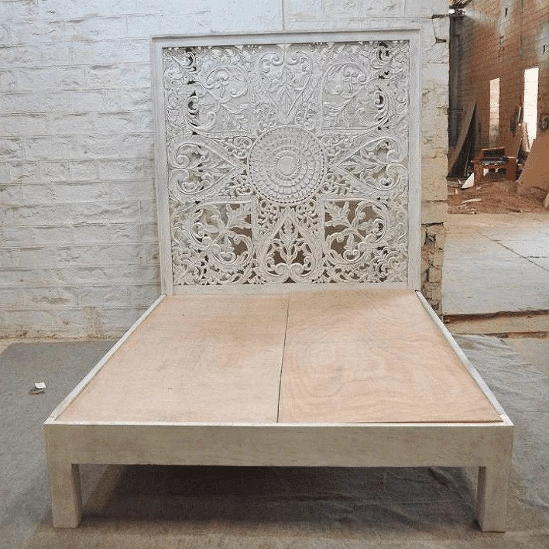 VICTORIAN HAND CARVED WOODEN KERRI BED FRAME King/ Queen Size