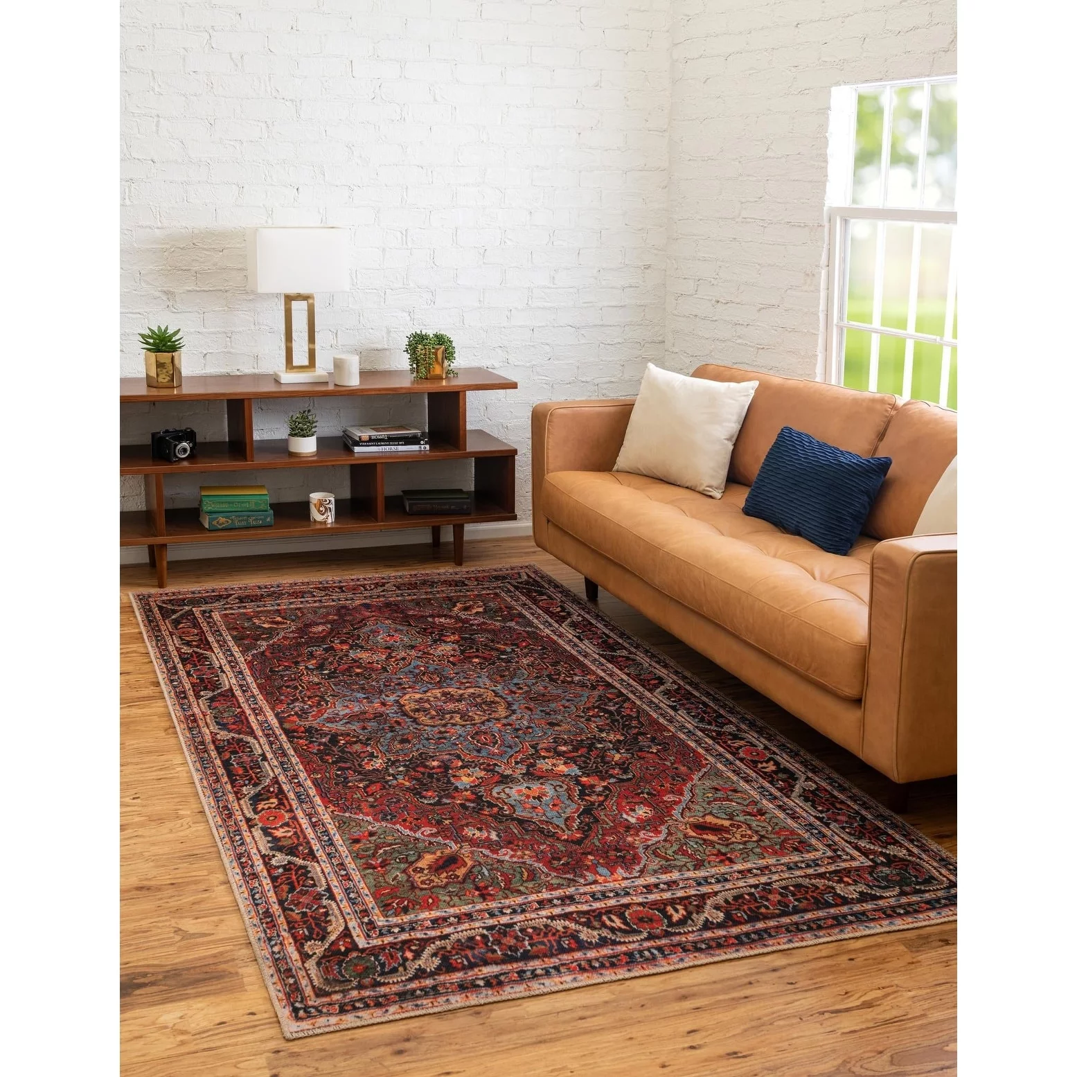 Traditional Rine Collection Area Rug 2'6
