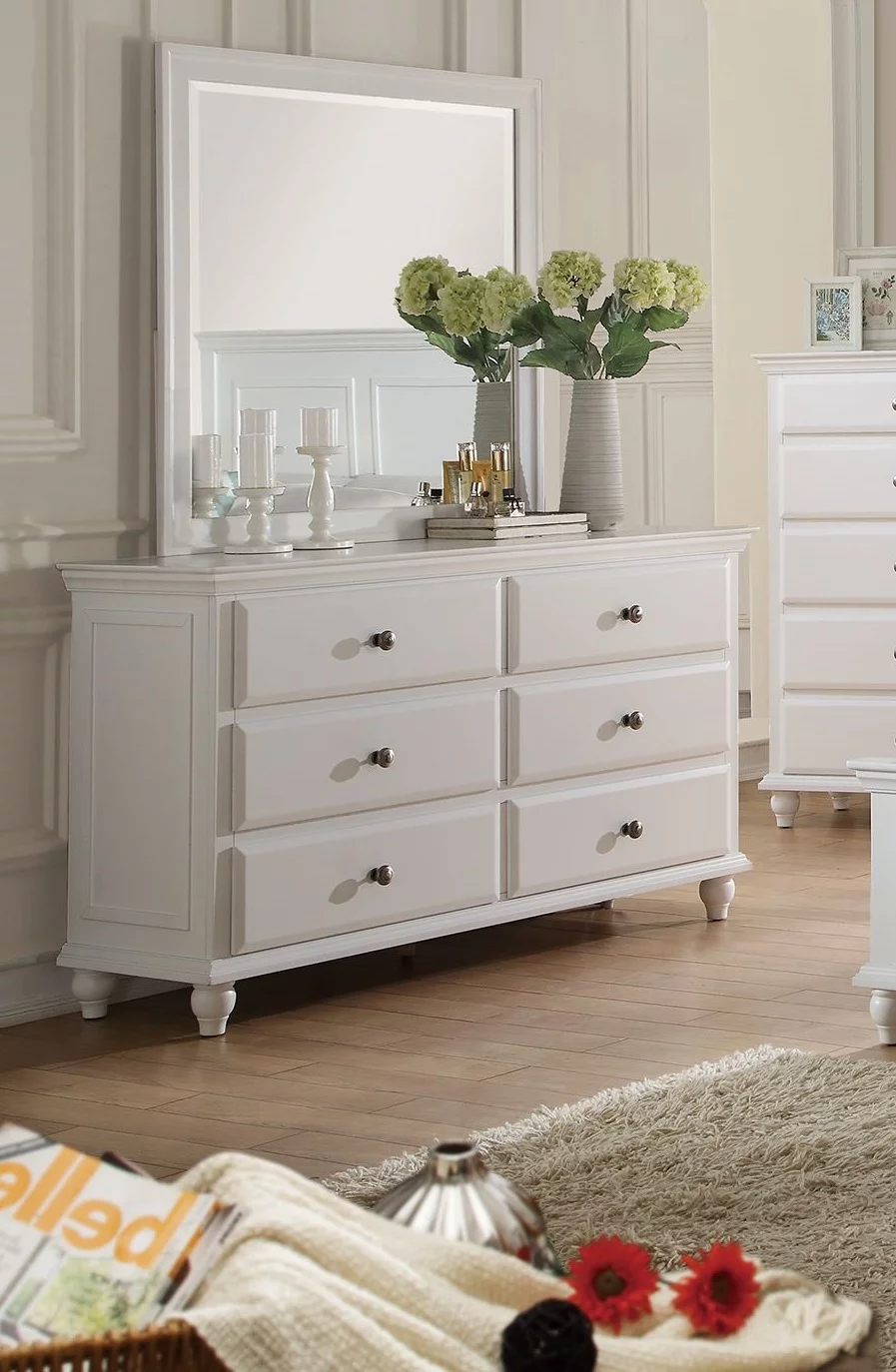 Traditional White 4 Piece Queen Size Bed Bedroom Set Nightstand Dresser And Mirror Plywood